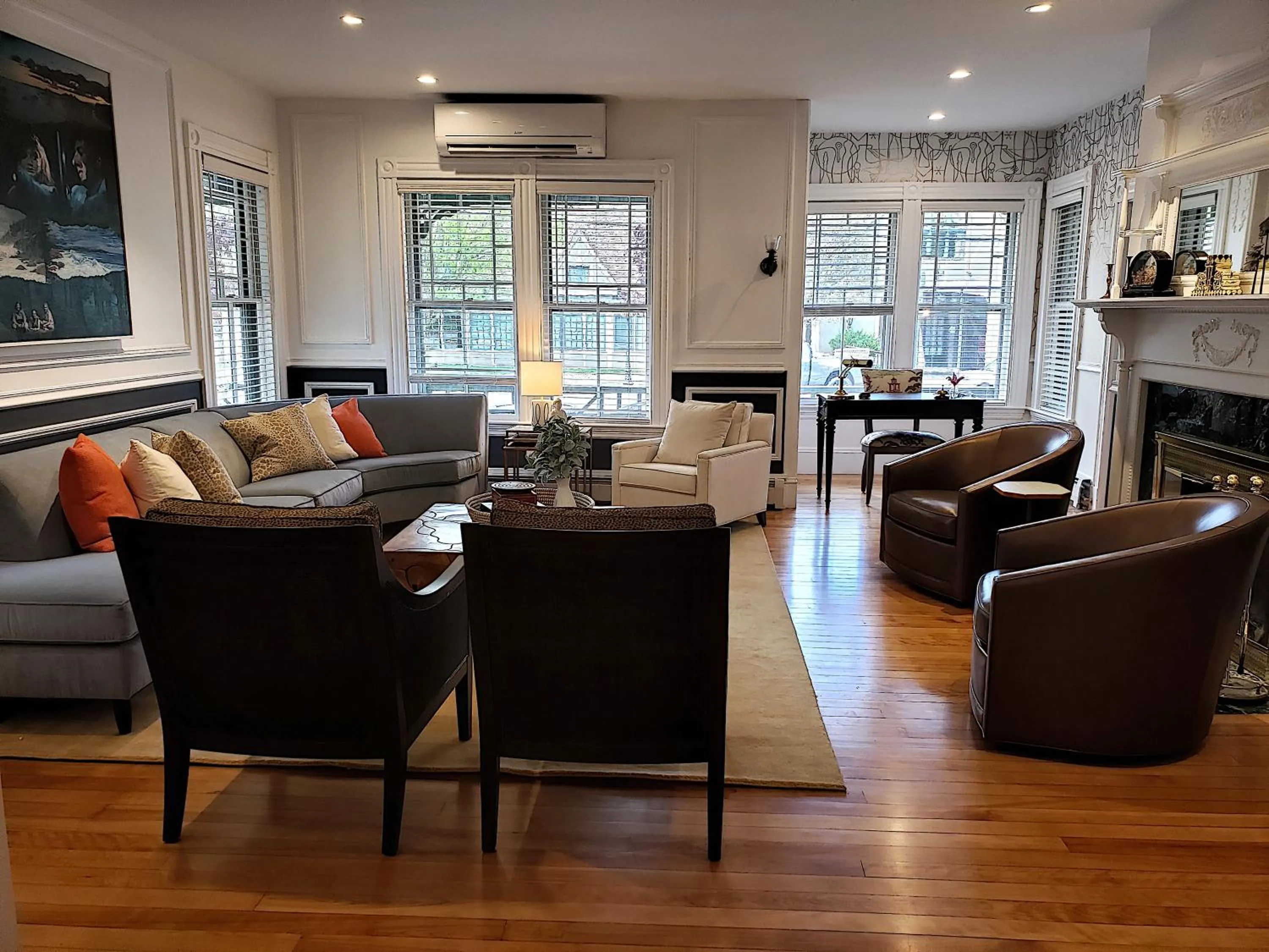 Living room in Sand Bar Cottage Inn