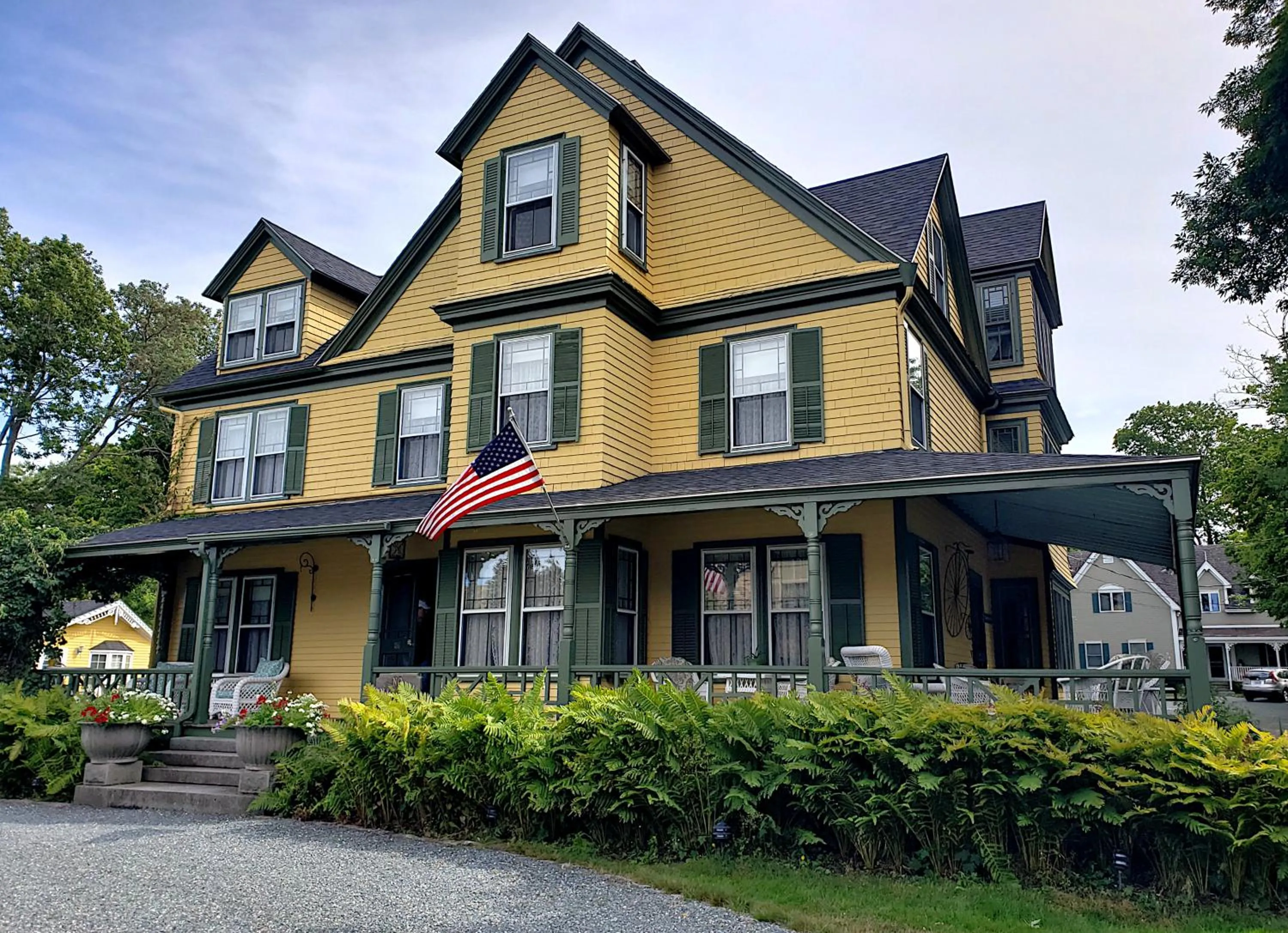 Property building in Sand Bar Cottage Inn