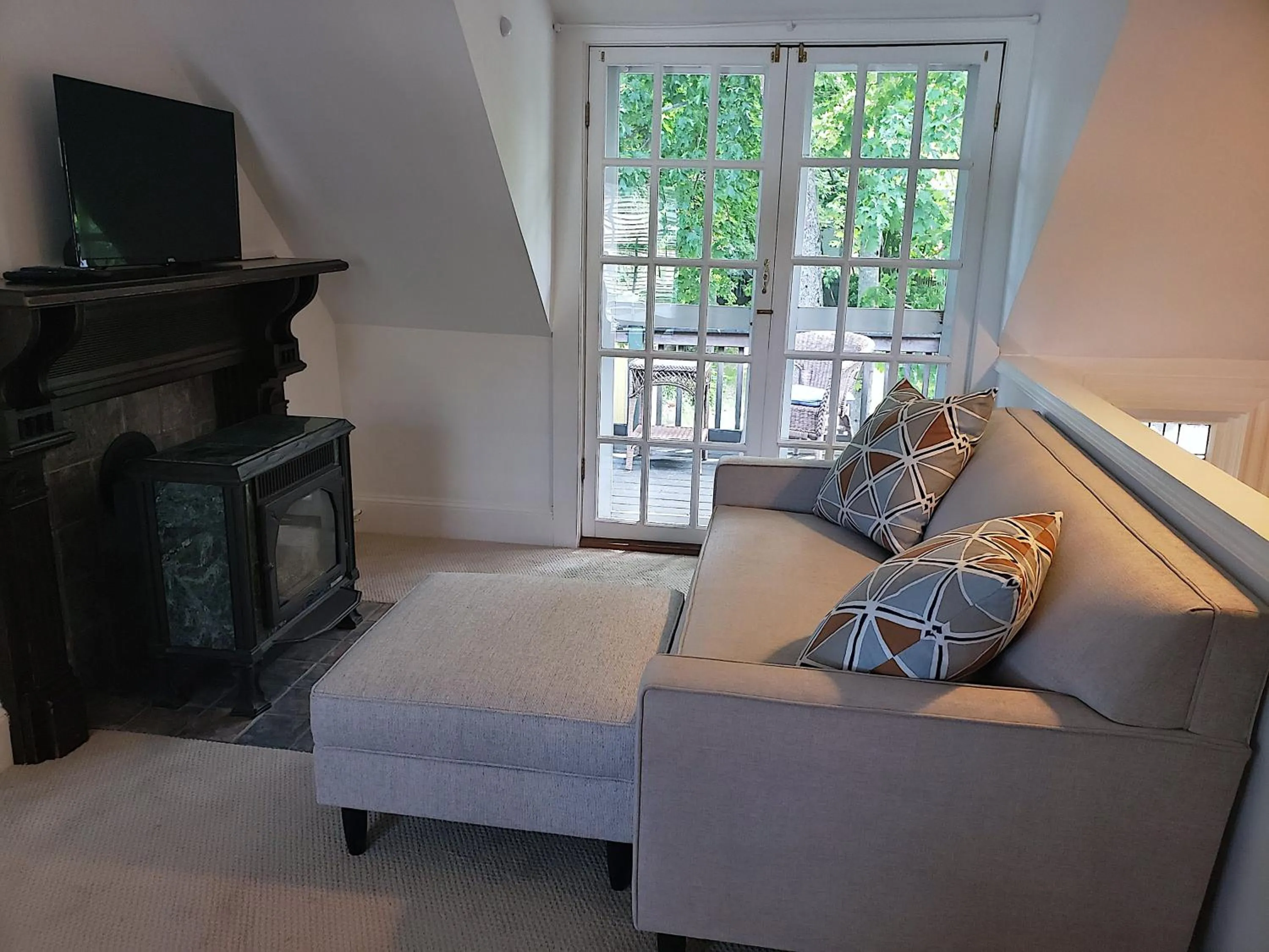 Living room in Sand Bar Cottage Inn