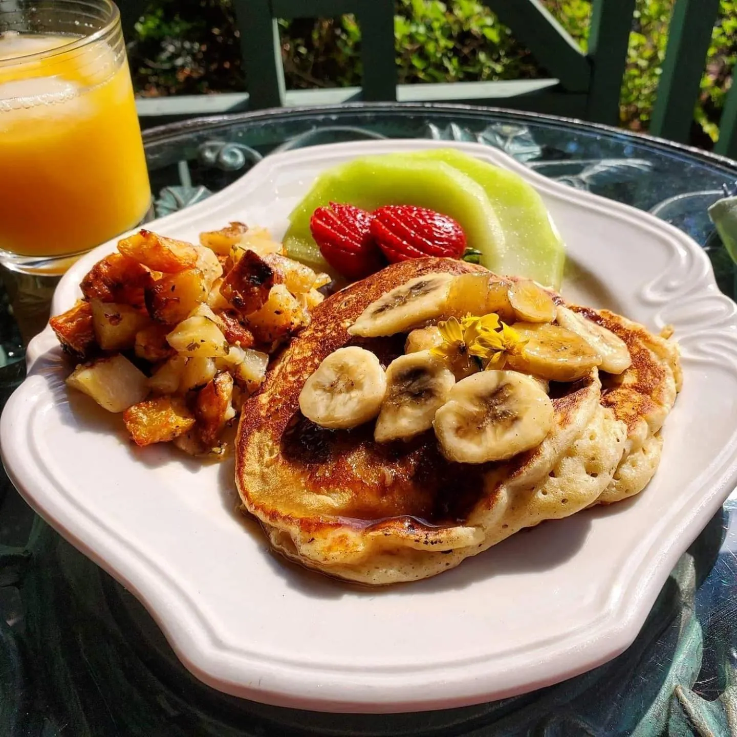 Breakfast in Sand Bar Cottage Inn