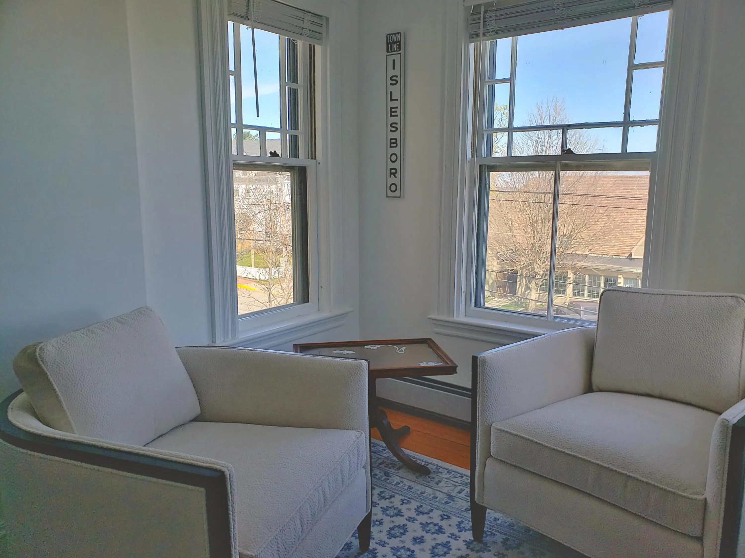 Seating area in Sand Bar Cottage Inn
