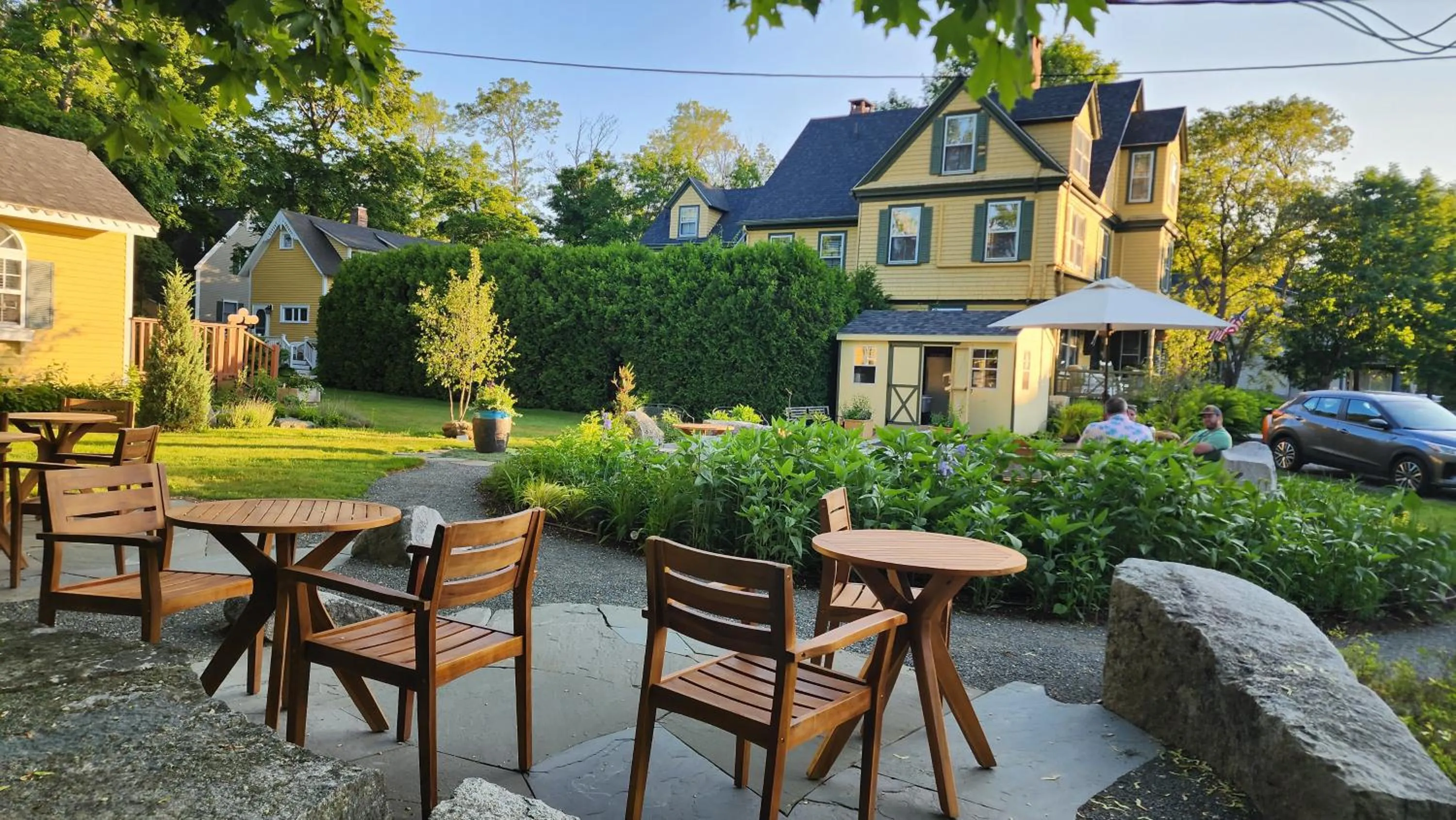 Sand Bar Cottage Inn