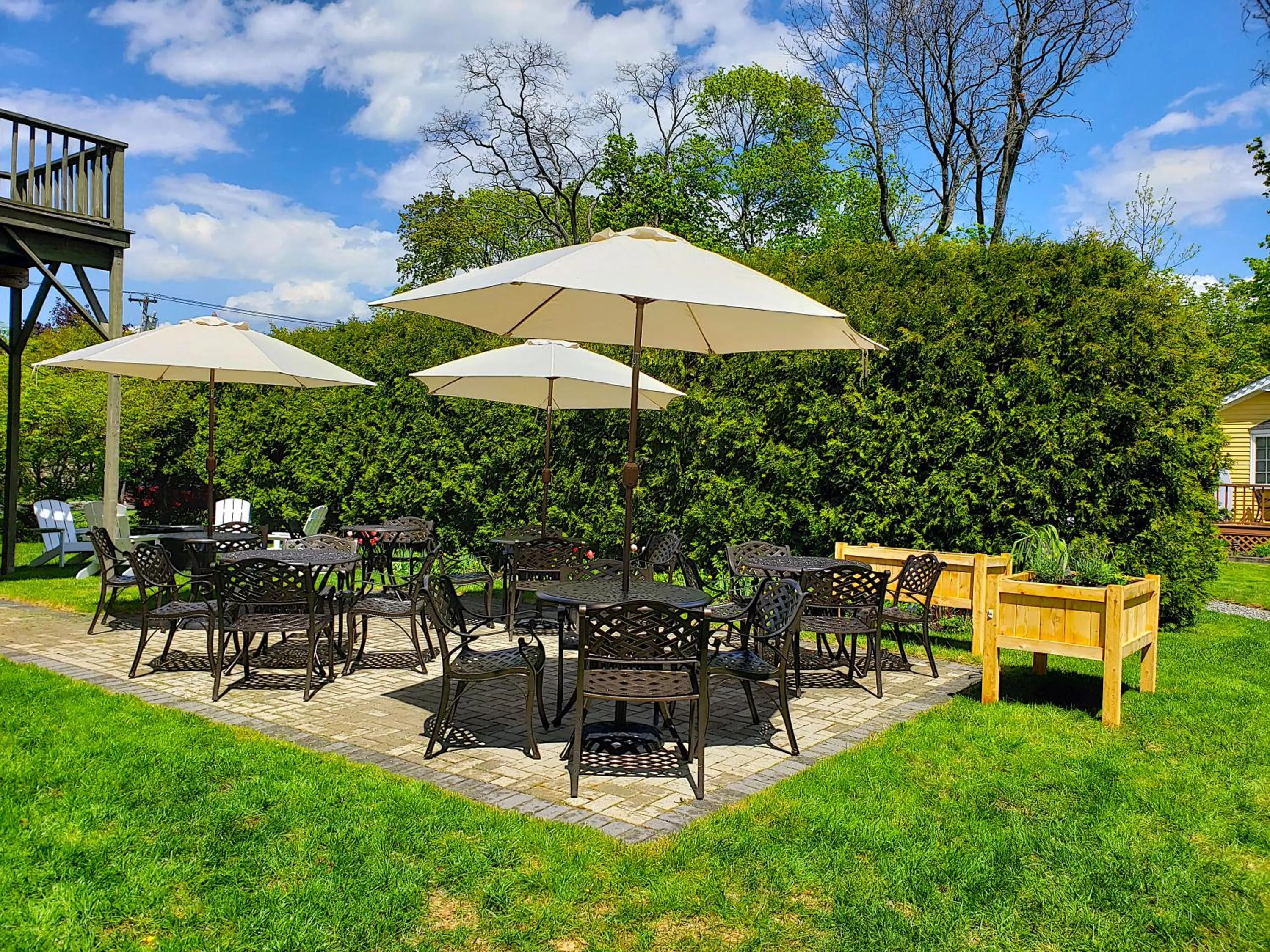 Patio in Sand Bar Cottage Inn
