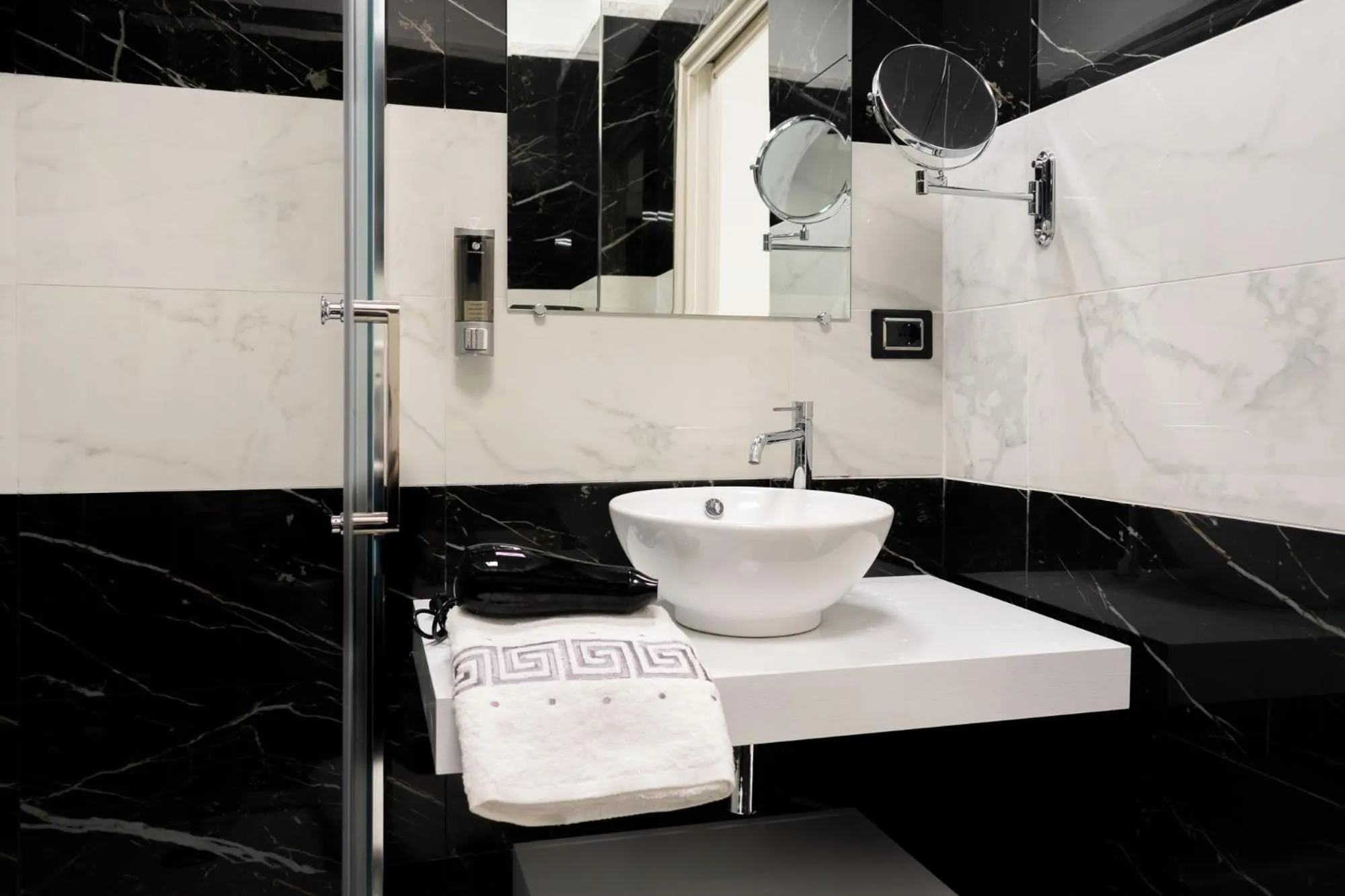 Bathroom in Royal Central Room