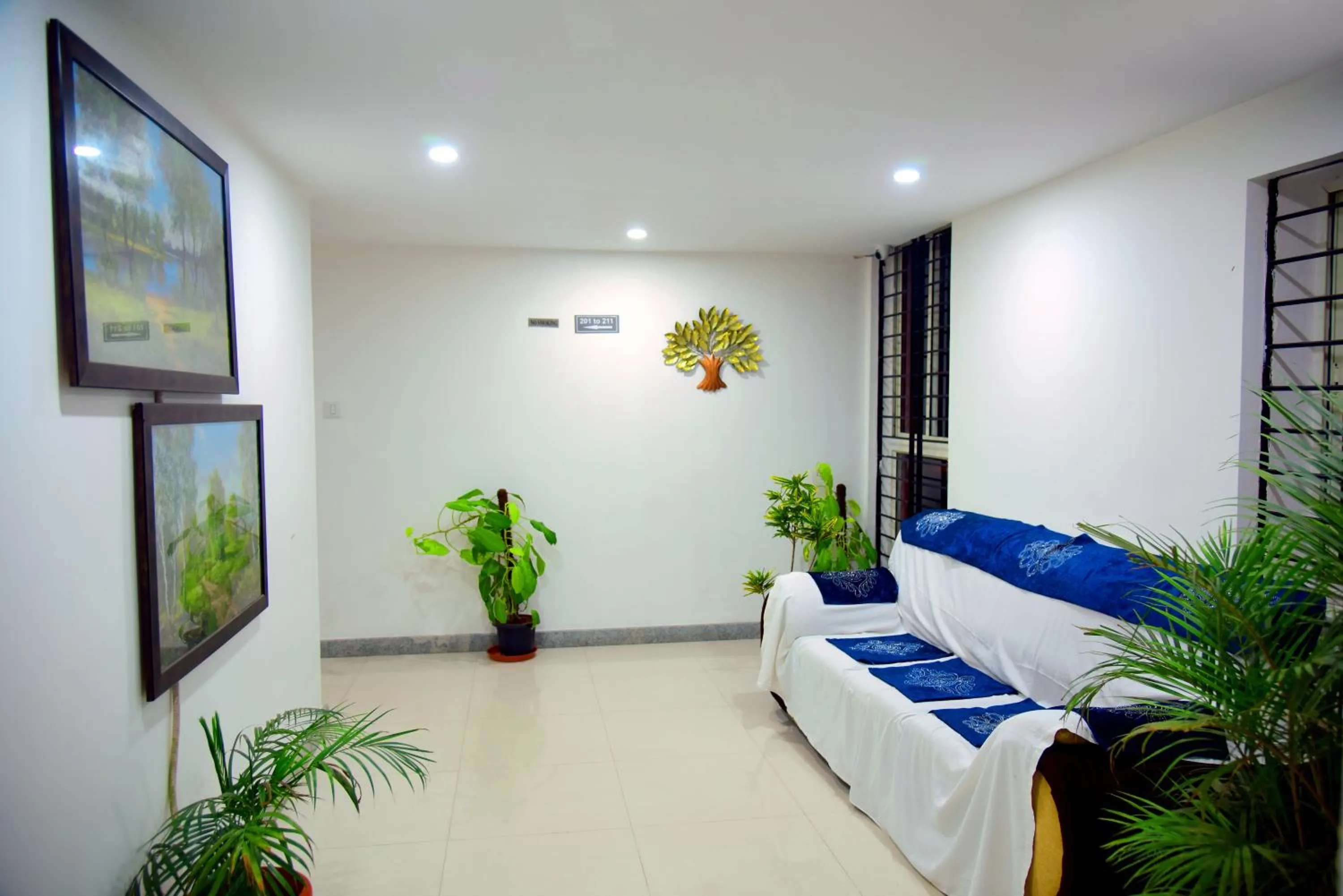 Seating area in Hotel Housefinch Residency