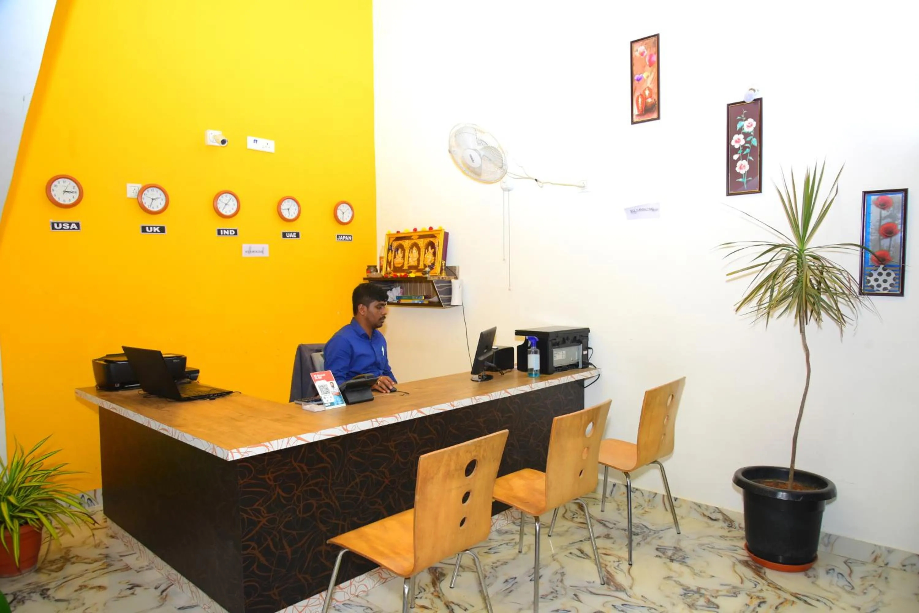 Lobby or reception in Hotel Housefinch Residency