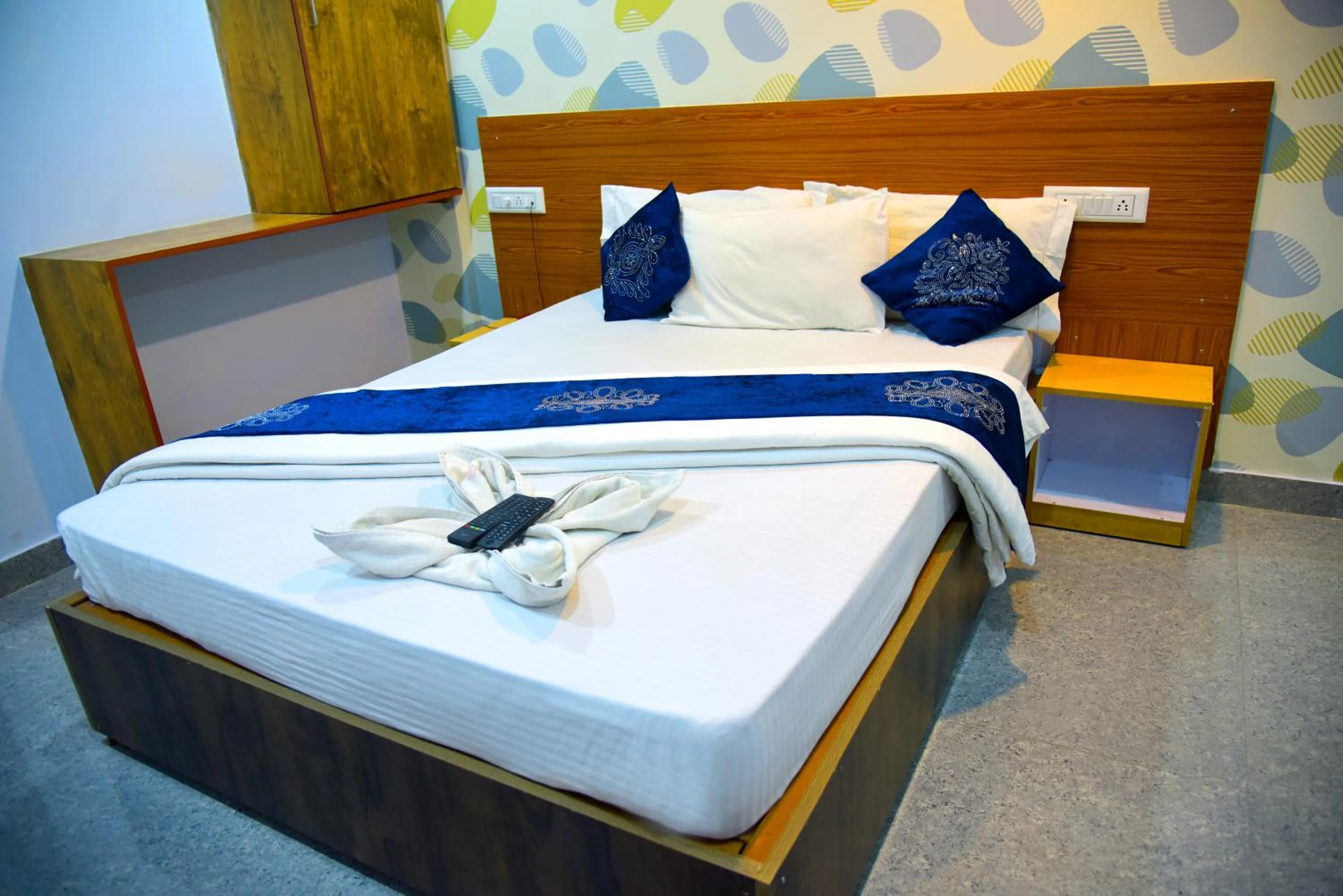 Bed in Hotel Housefinch Residency