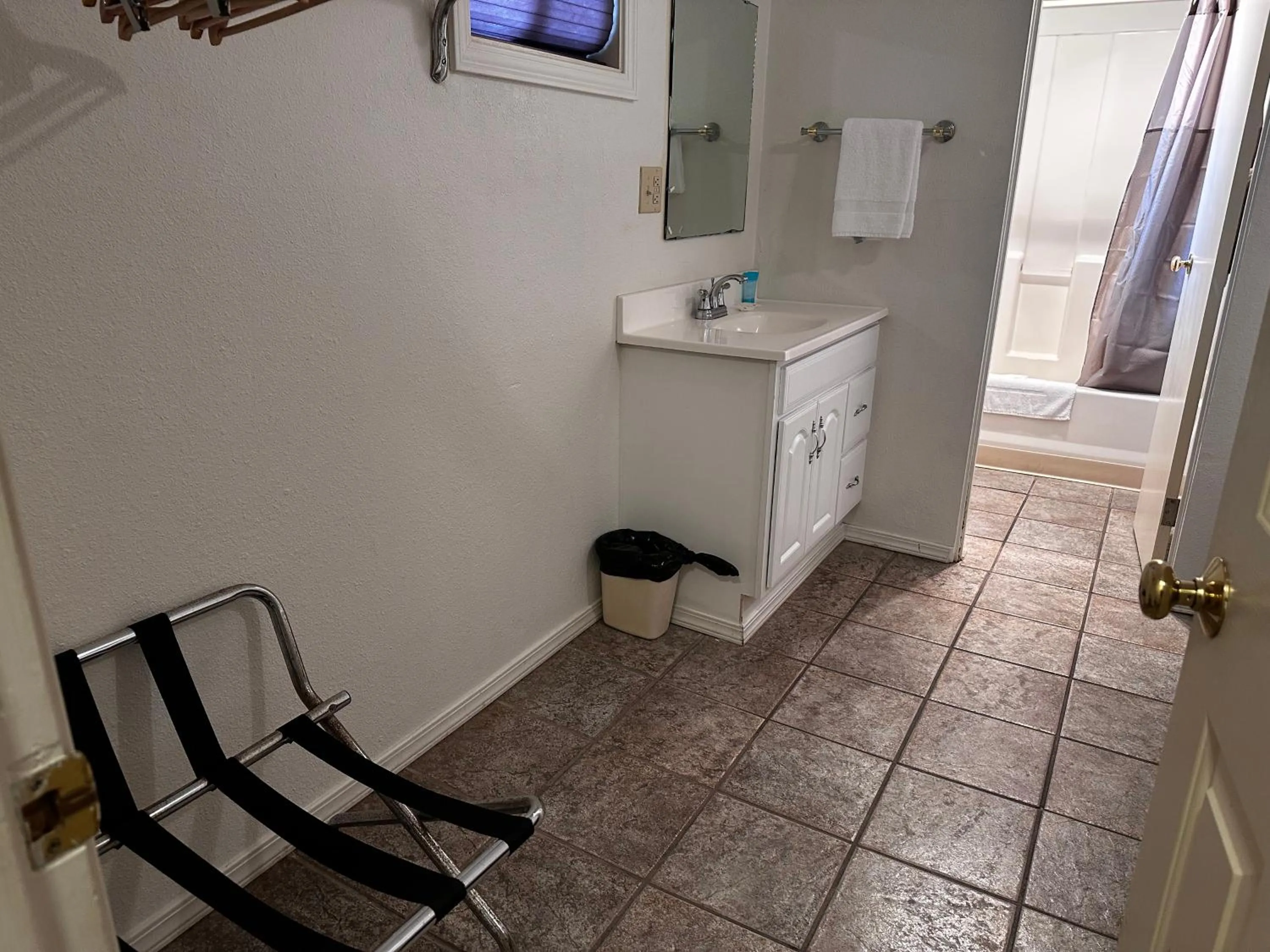 Bathroom in Seahorse Oceanfront Lodge