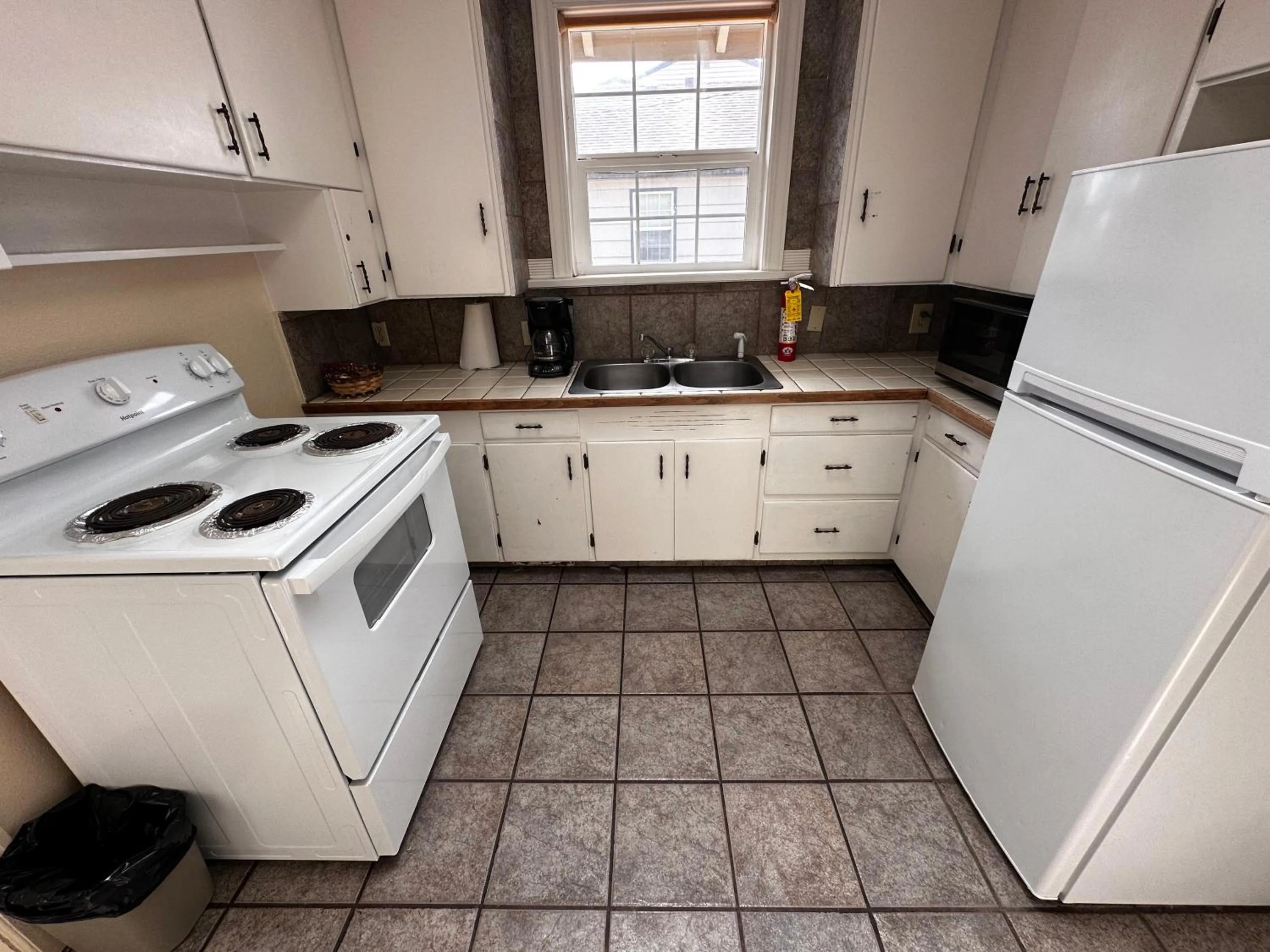 kitchen in Seahorse Oceanfront Lodge