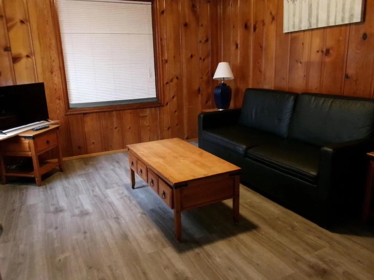 TV and multimedia in Seahorse Oceanfront Lodge