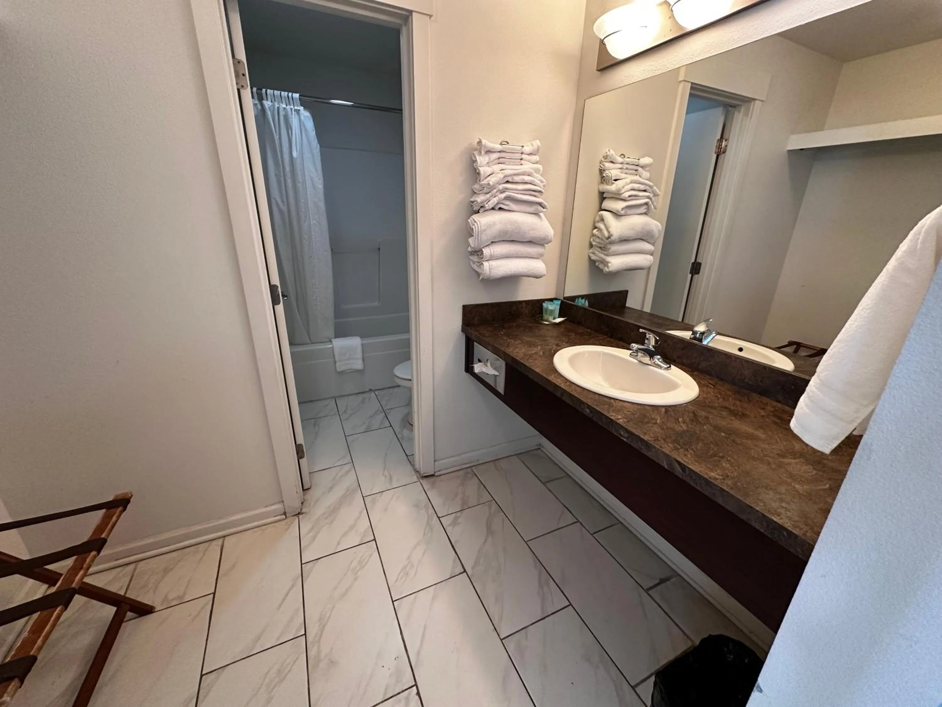 Bathroom in Seahorse Oceanfront Lodge