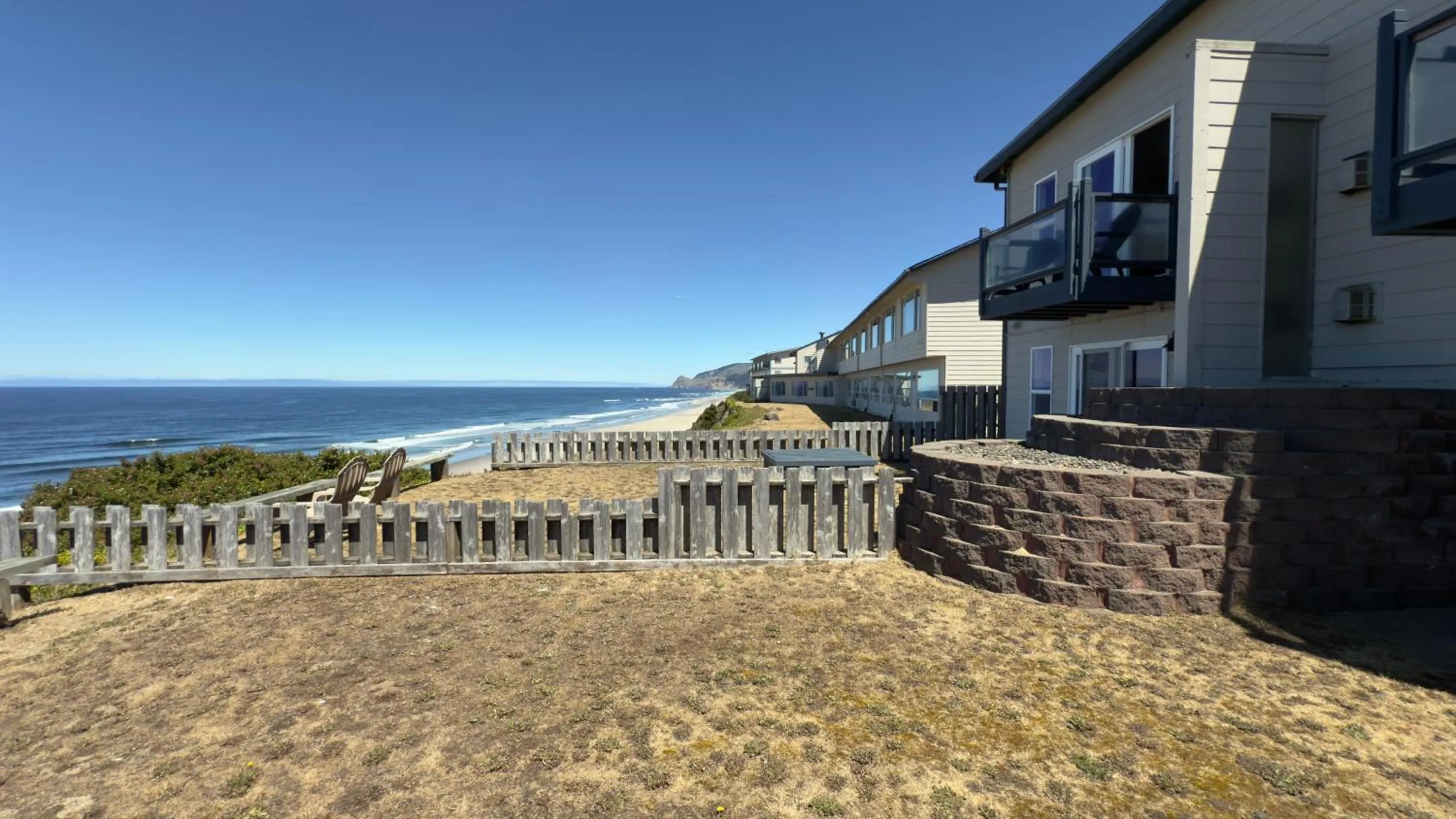 Property building in Seahorse Oceanfront Lodge