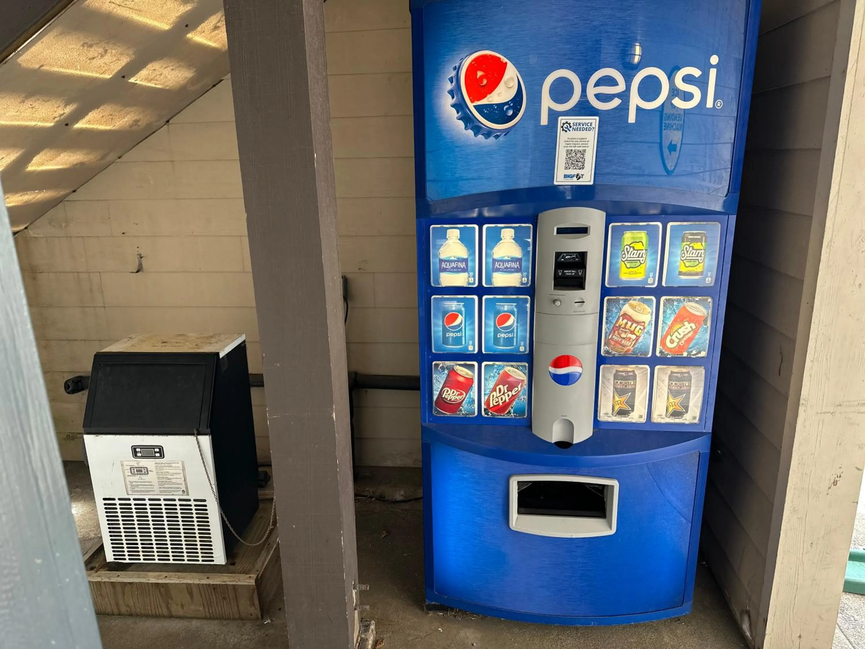 vending machine in Seahorse Oceanfront Lodge