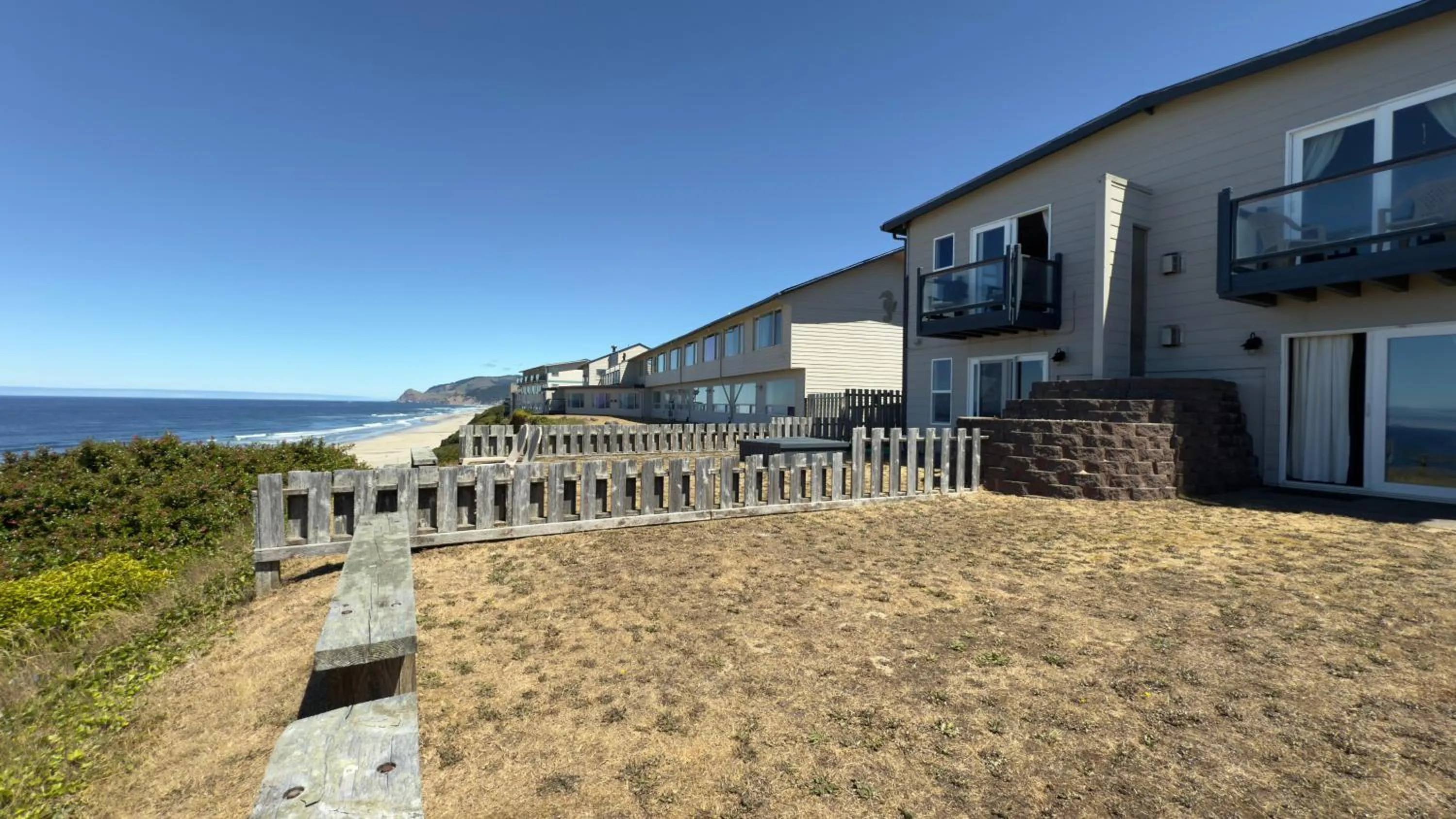 Property building in Seahorse Oceanfront Lodge