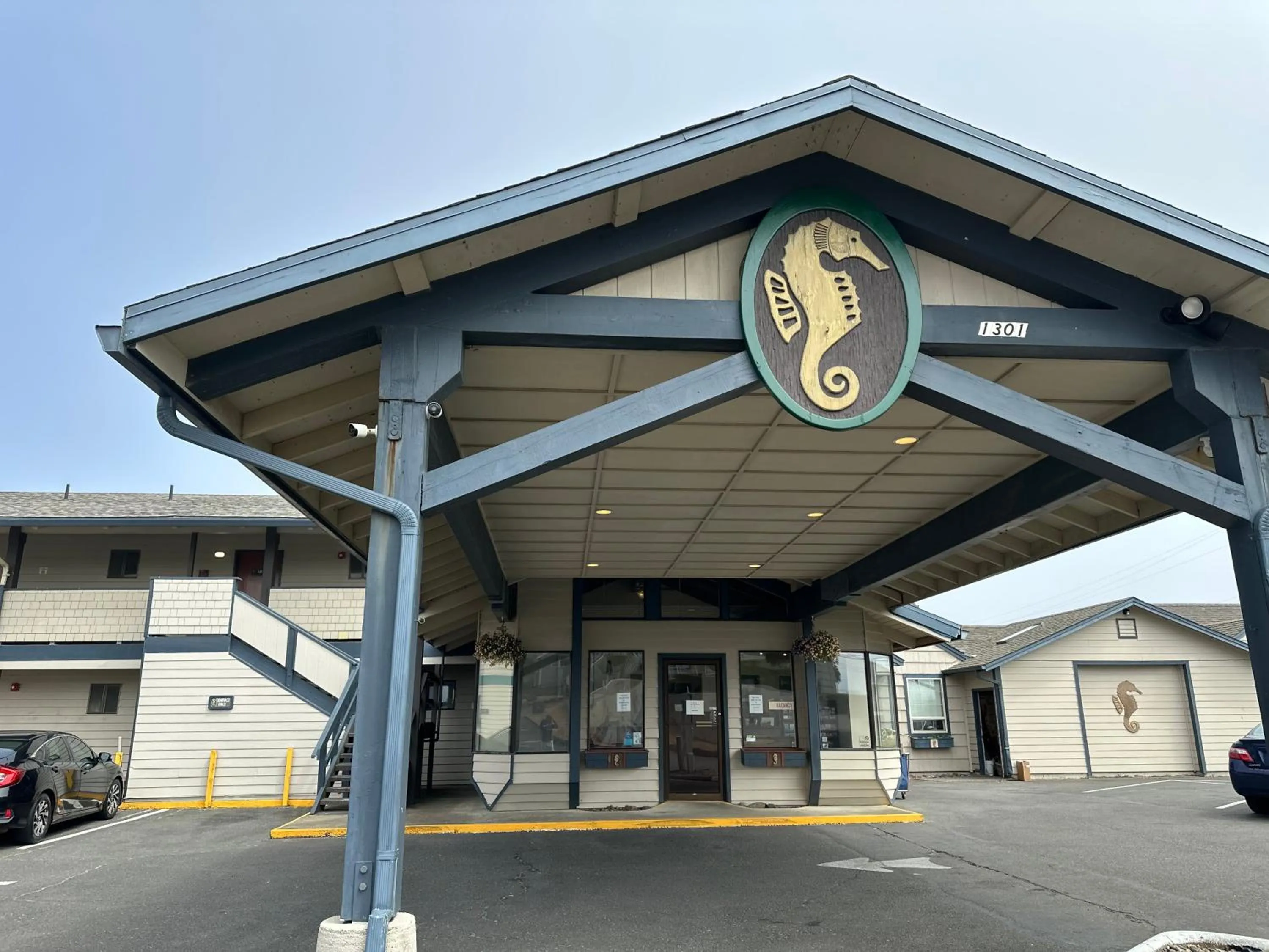 Facade/entrance in Seahorse Oceanfront Lodge