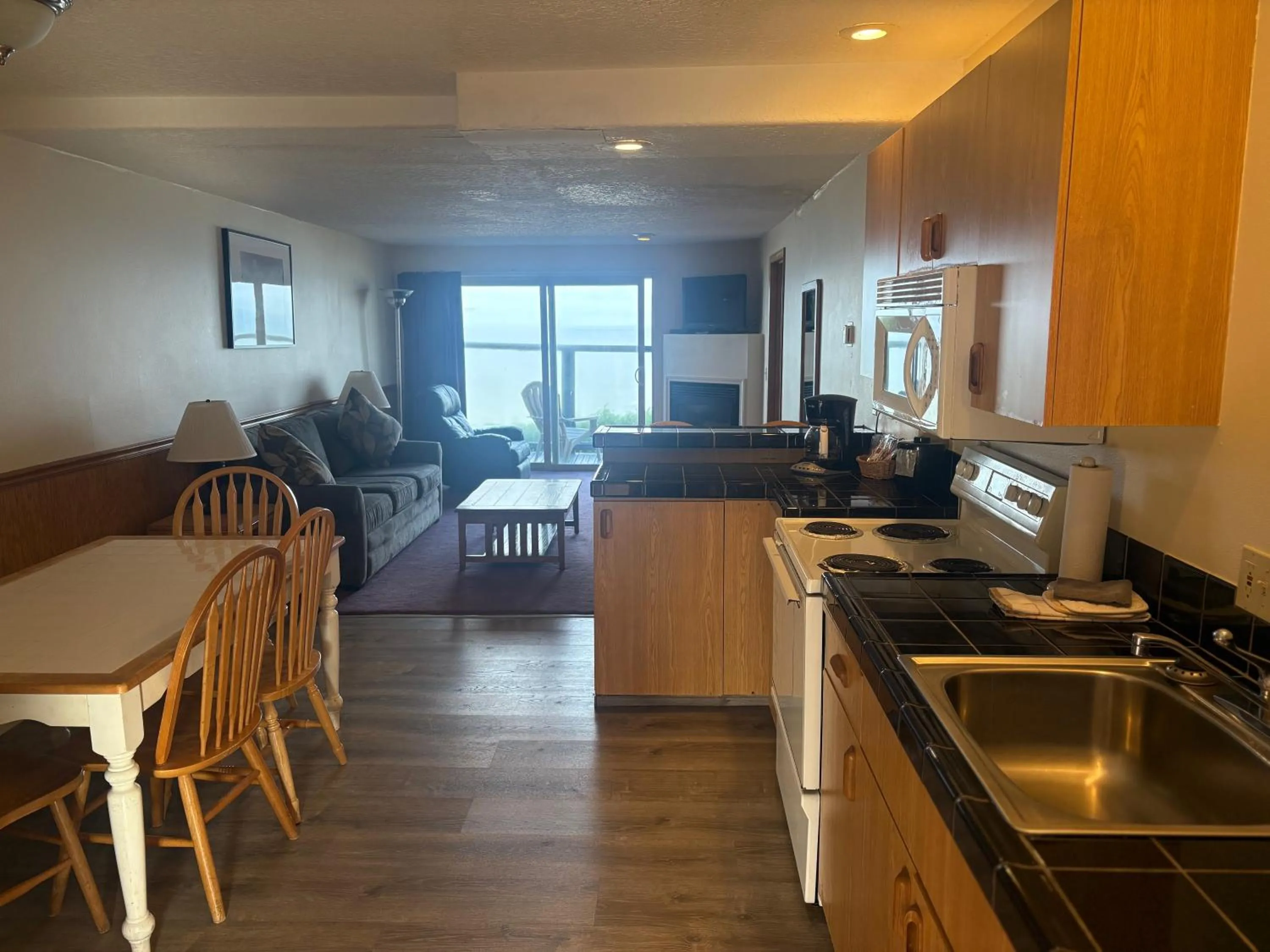 Two Bedroom Oceanfront Suite in Seahorse Oceanfront Lodge