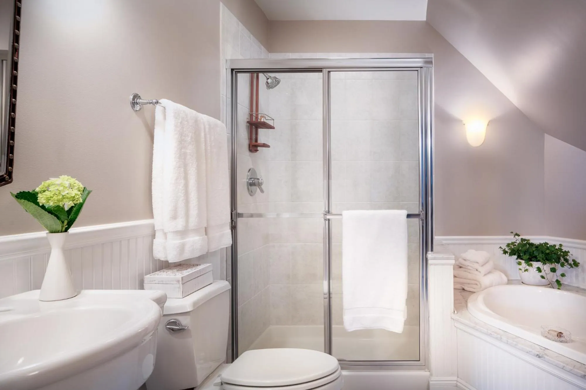 Bathroom in Angel Of The Berwicks