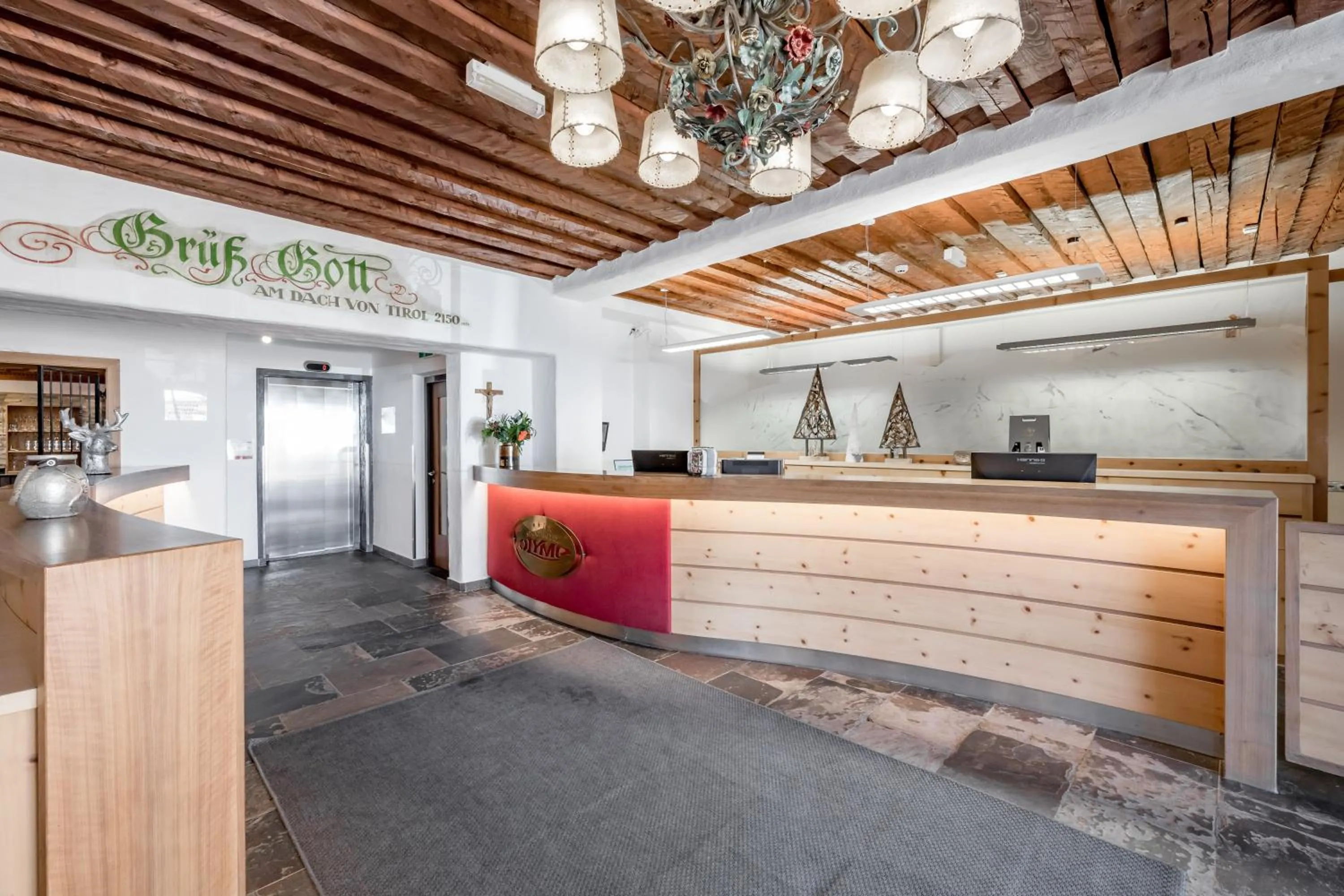 Lobby or reception in Sporthotel Olymp