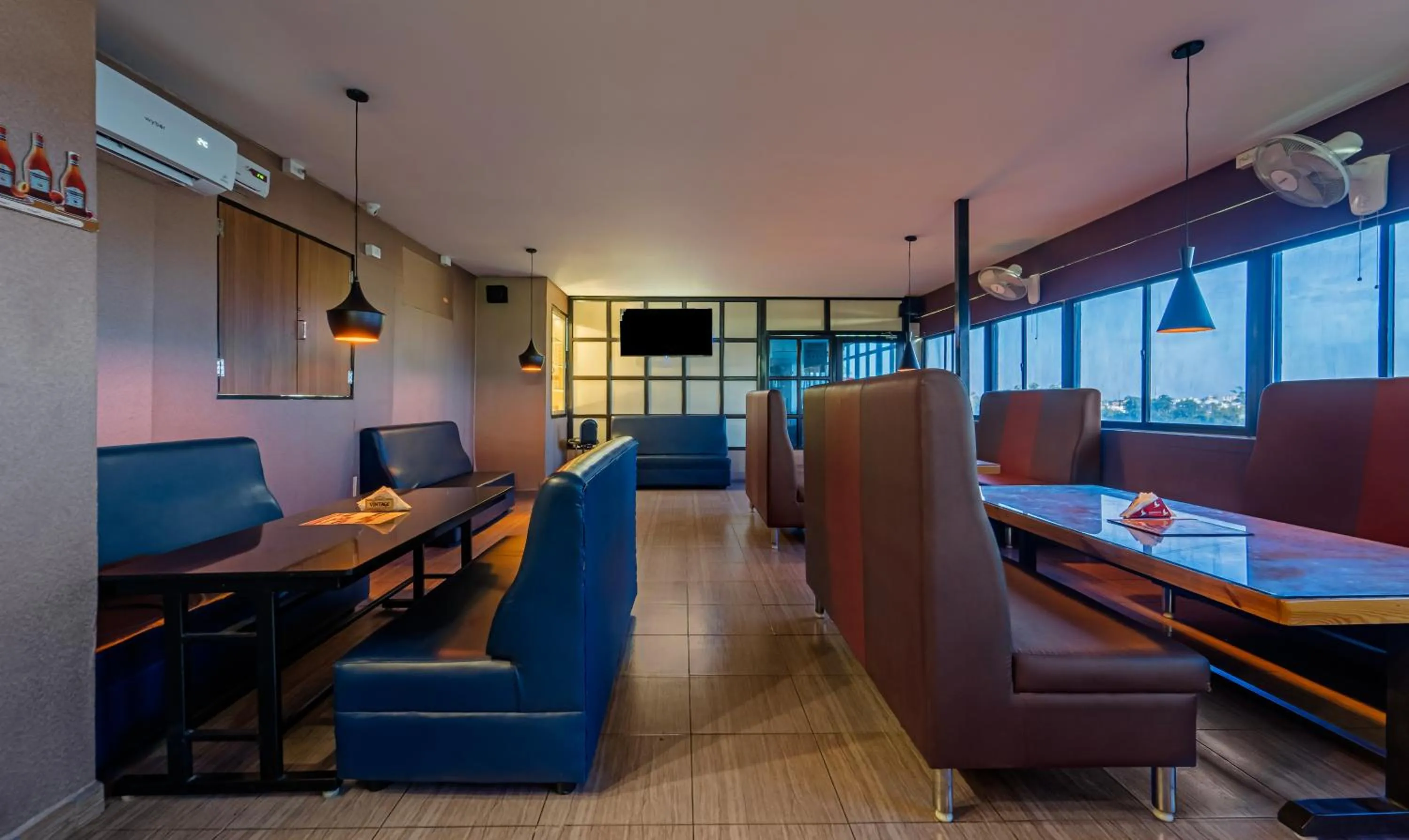 Lounge or bar in Treebo Eden Park Hotel, 3 Km From Puducherry Airport