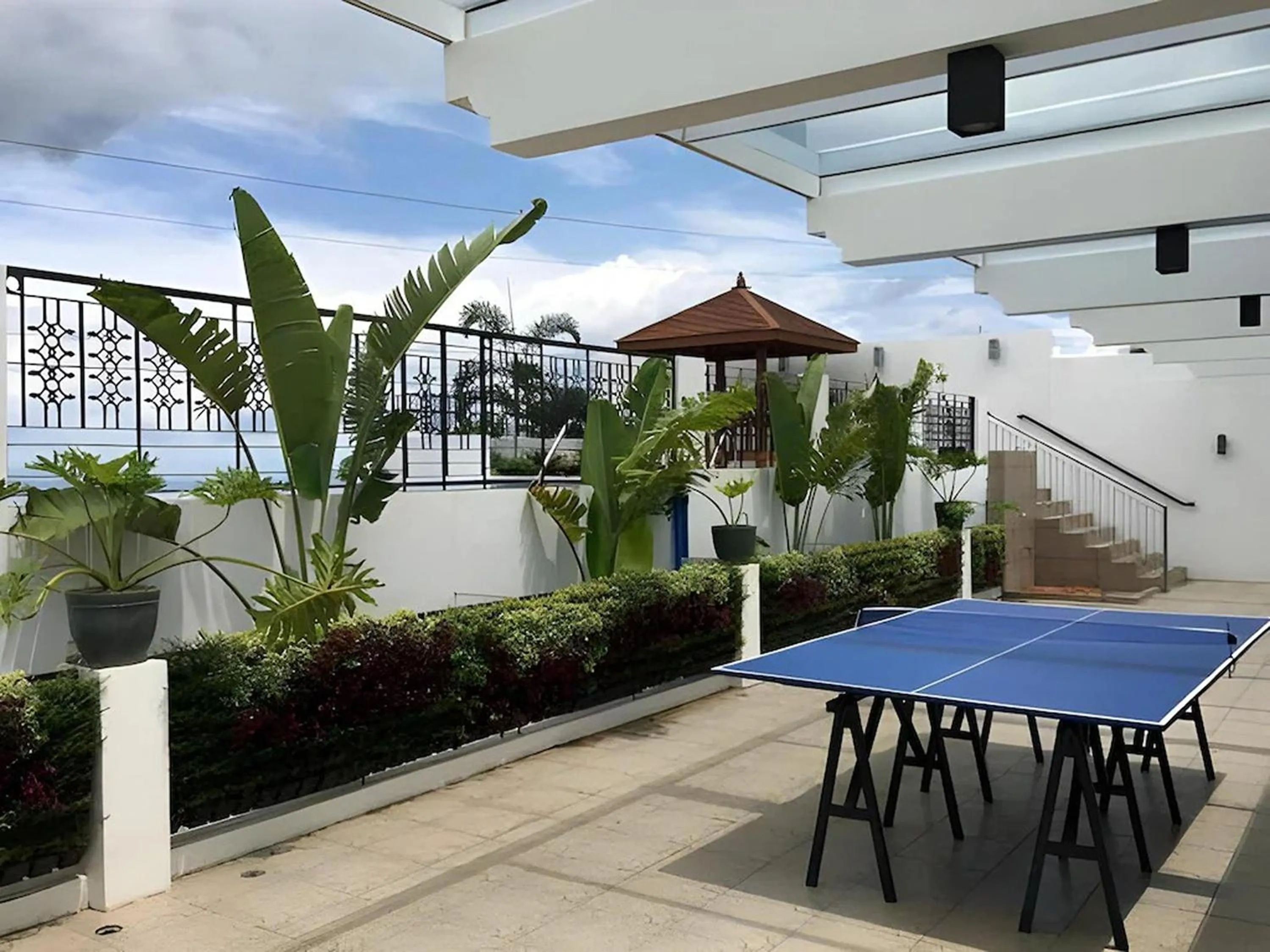 Table tennis in Tagaytay Hotel SixB