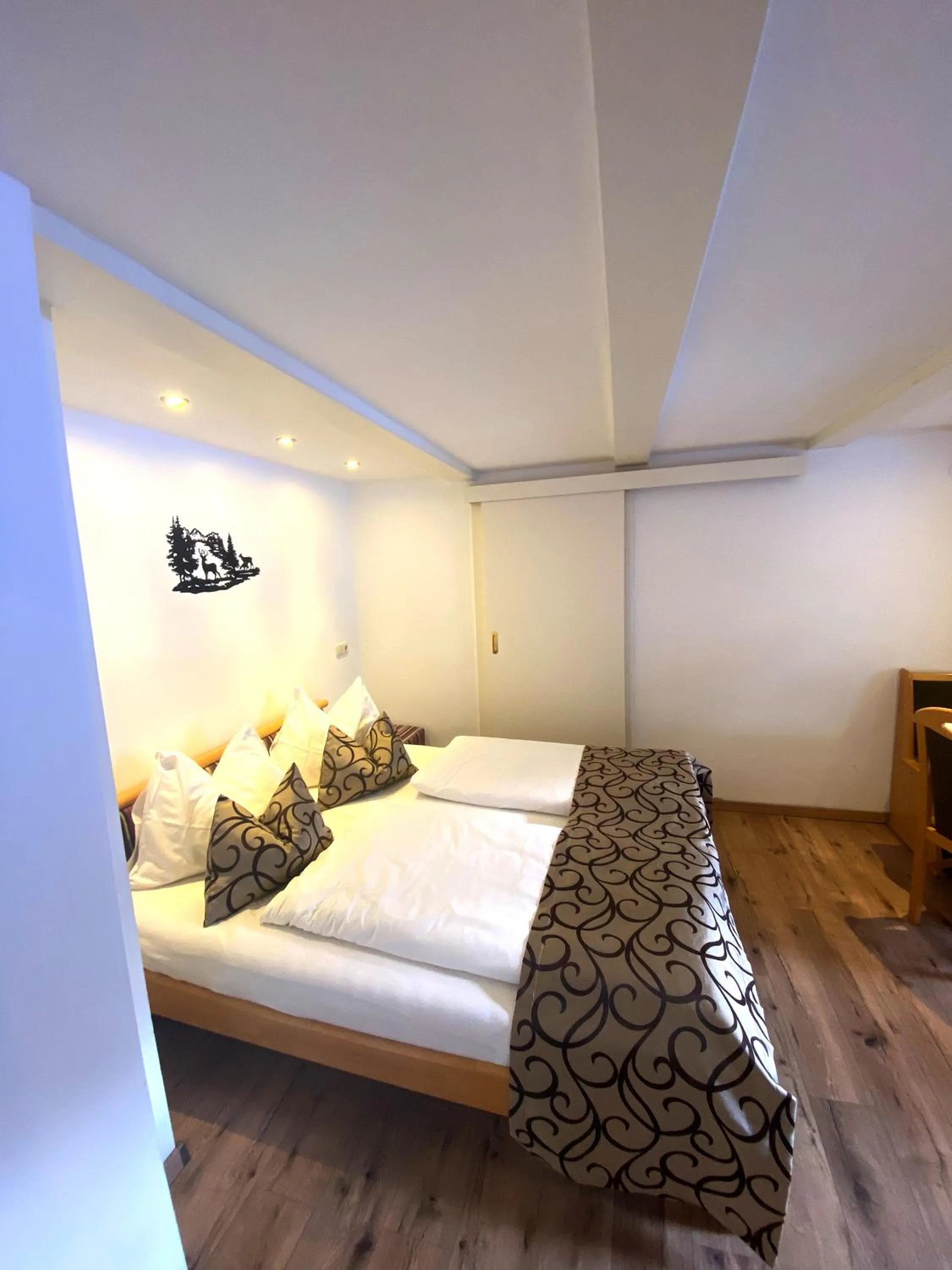 Bedroom, Bed in GRUBERS, Hotel Appartments Gastein