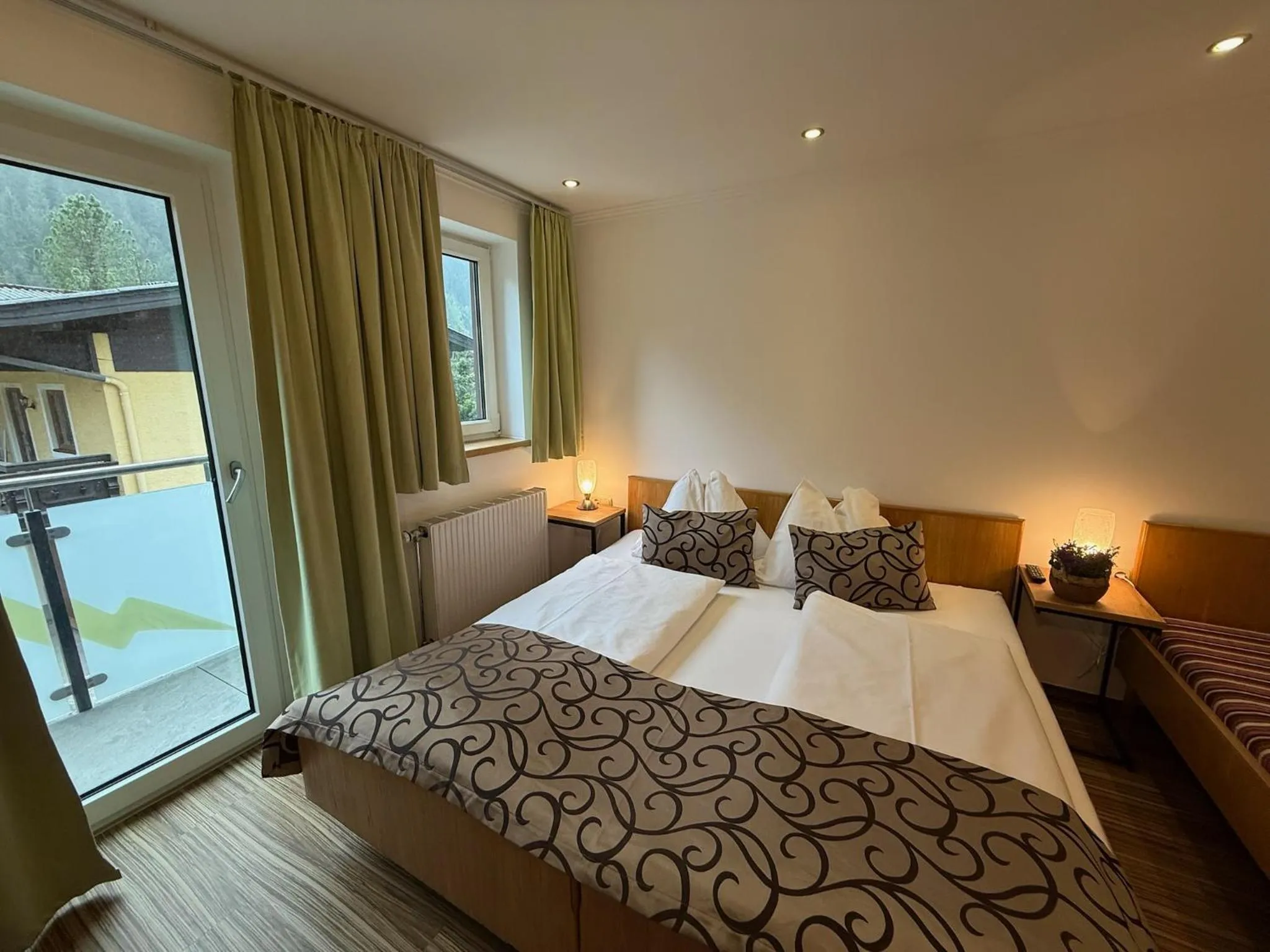 Photo of the whole room, Bed in GRUBERS, Hotel Appartments Gastein