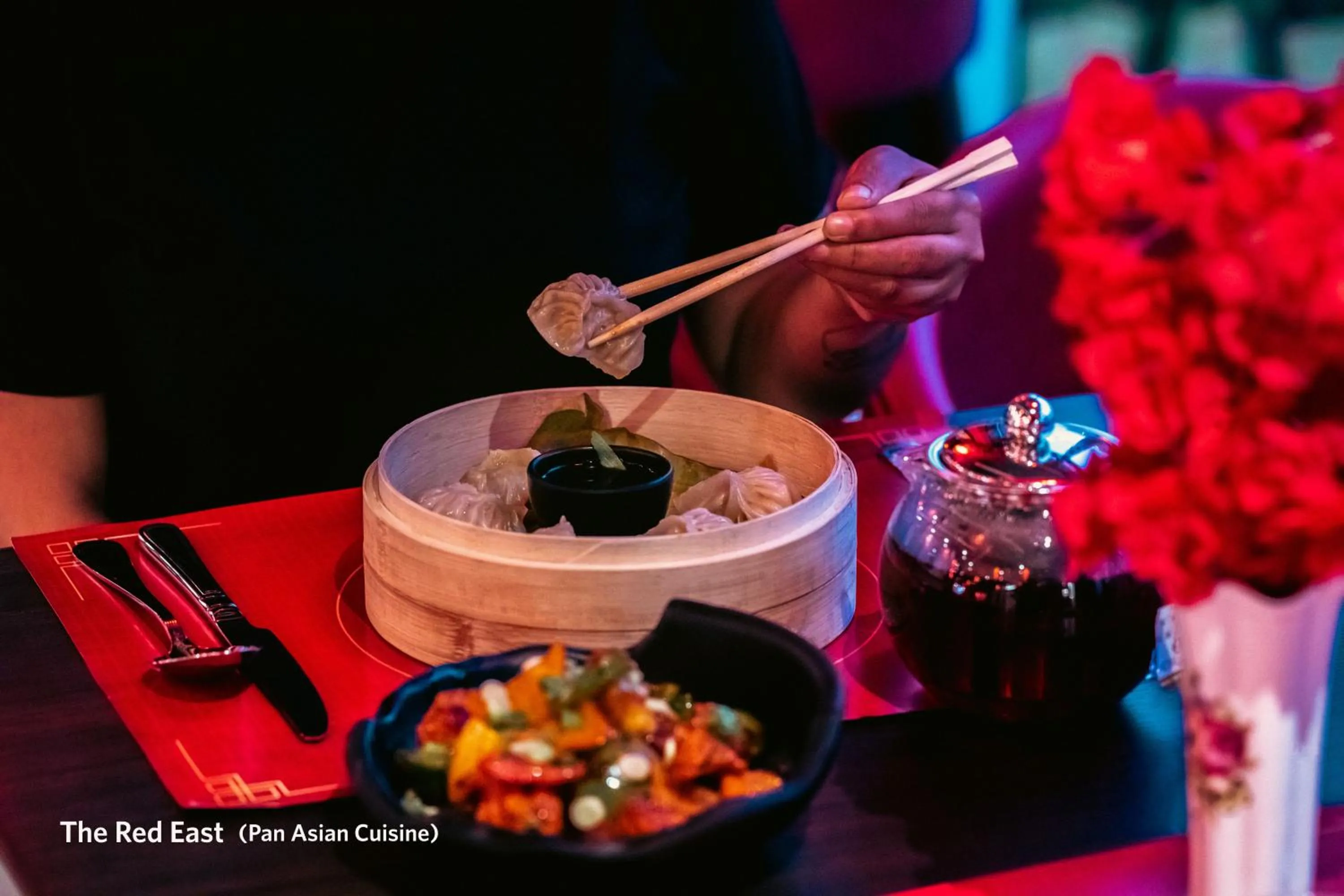 Restaurant/places to eat in Kingsgate Canal Hotel by Millennium