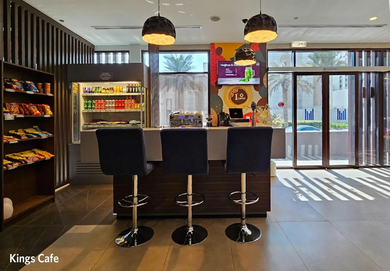 Restaurant/places to eat in Kingsgate Canal Hotel by Millennium