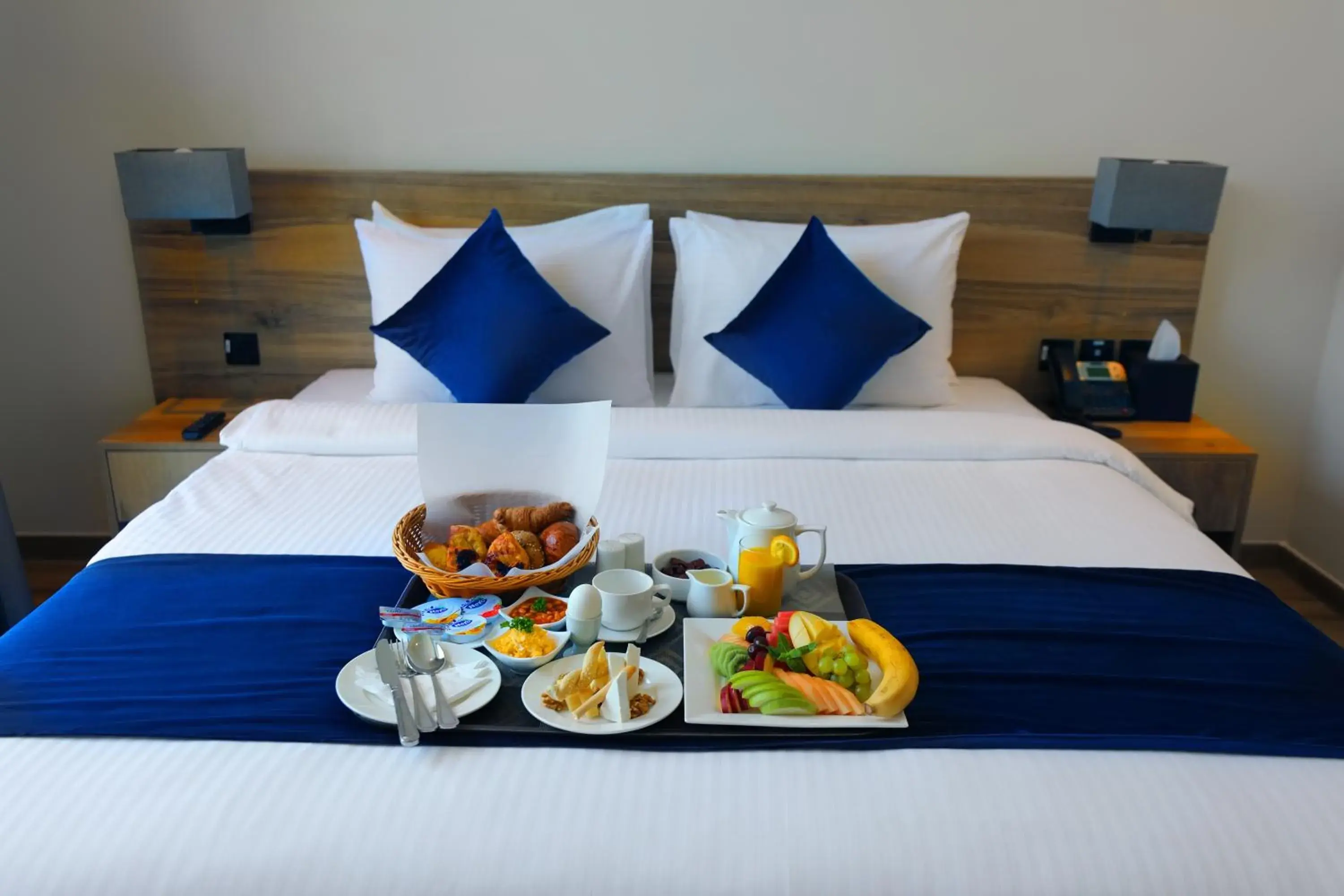 Food, Bed in Grand Kingsgate Jaddaf Waterfront Hotel by Millennium Food, Bed in Grand Kingsgate Jaddaf Waterfront Hotel by Millennium
