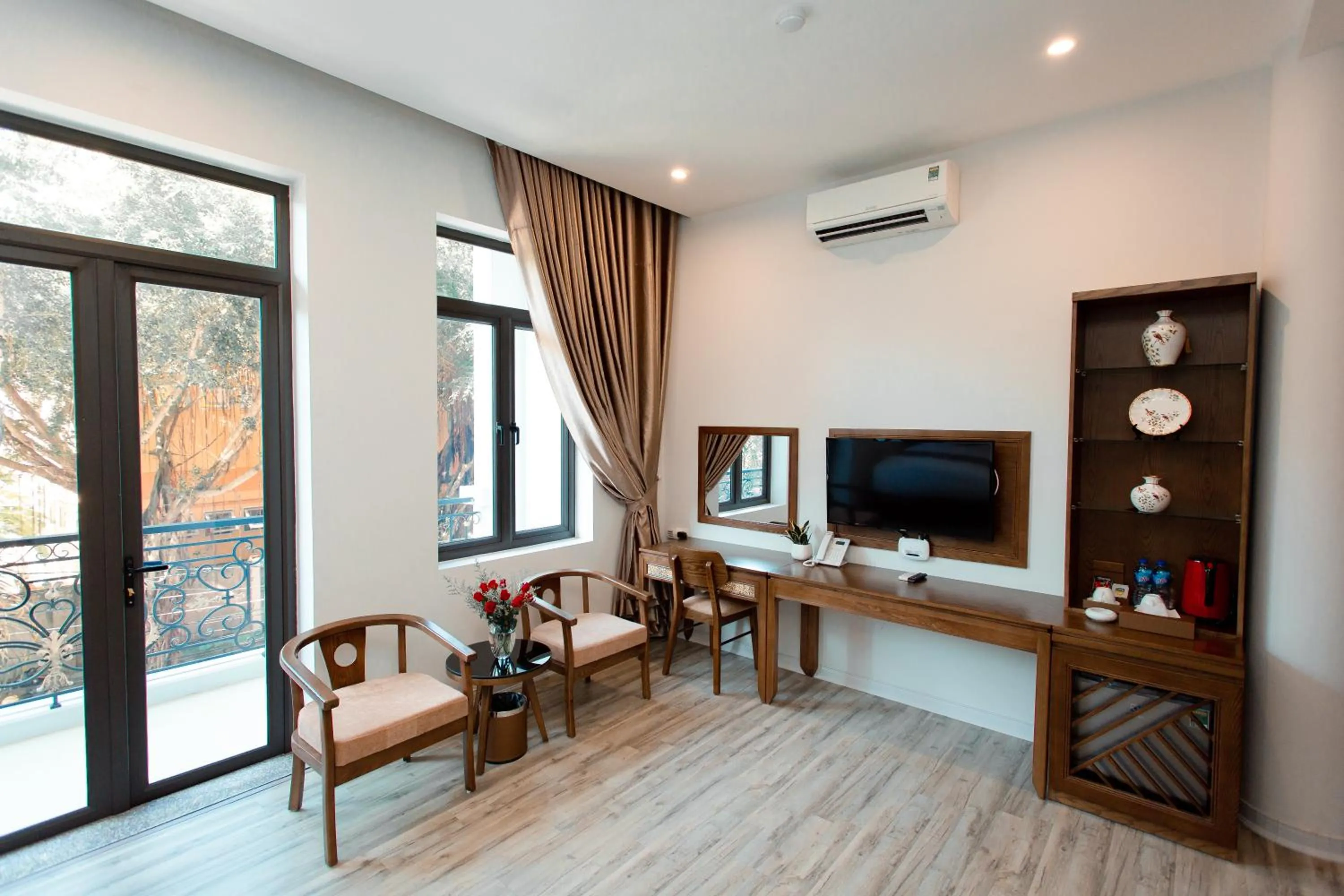 Communal lounge/ TV room in Korea Hotel Bac Giang