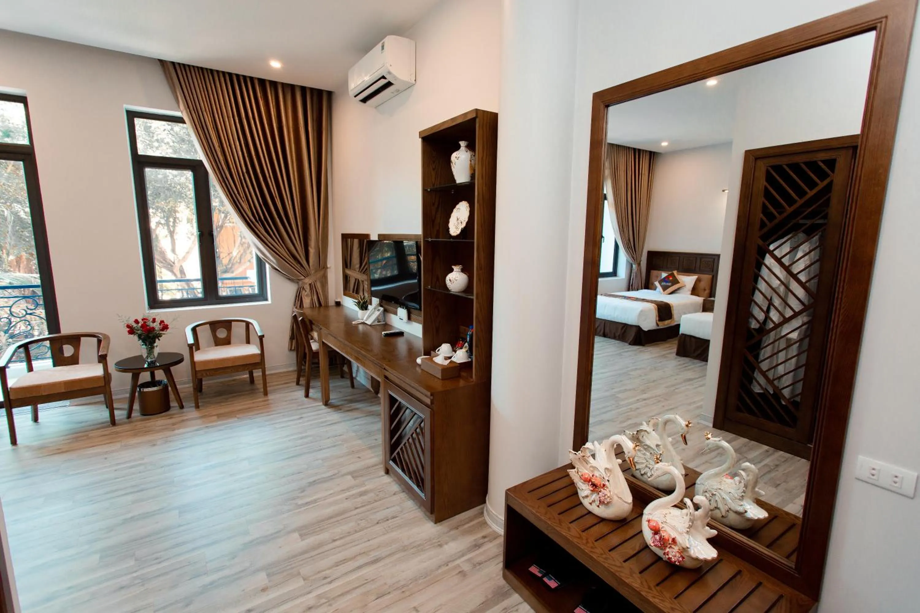 Communal lounge/ TV room in Korea Hotel Bac Giang