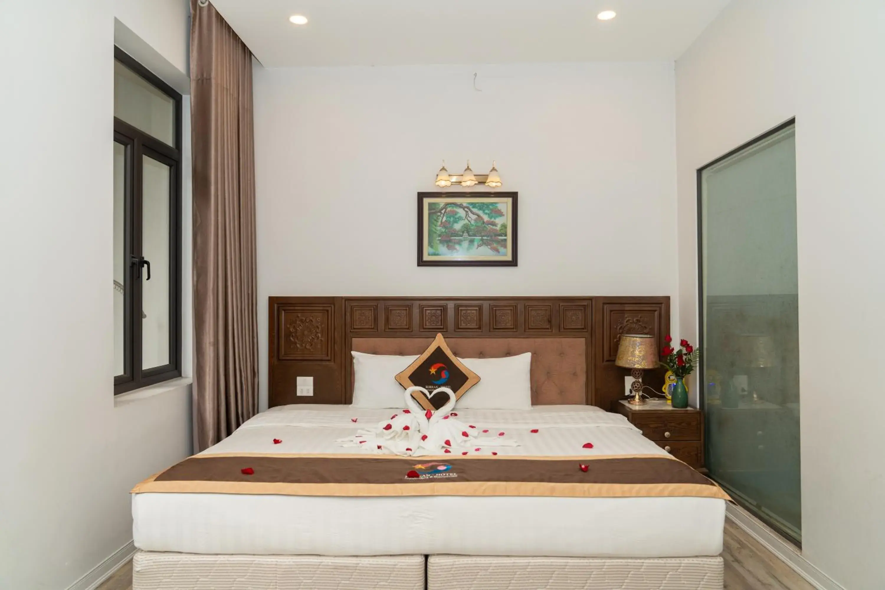 Property building, Bed in Korea Hotel Bac Giang Property building, Bed in Korea Hotel Bac Giang