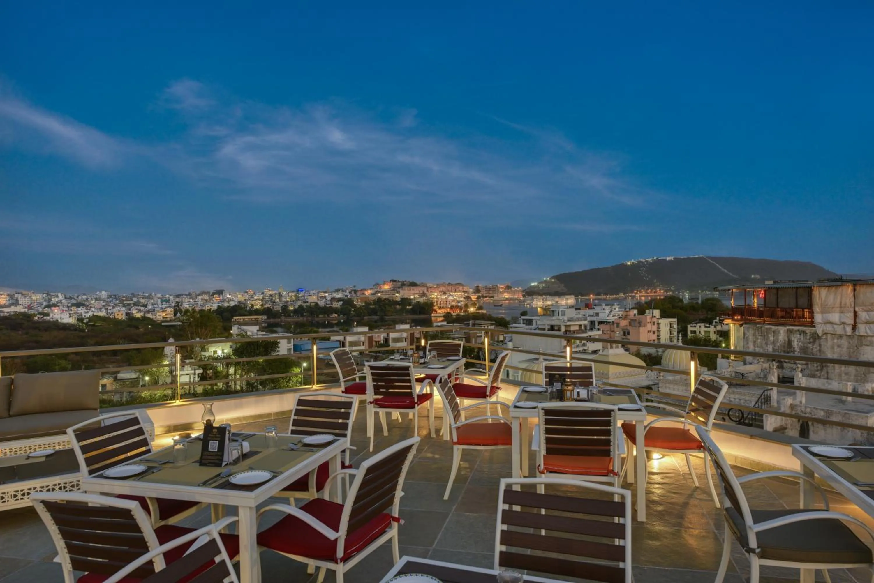 Restaurant/places to eat in SHAHPURA DEV PANACHE