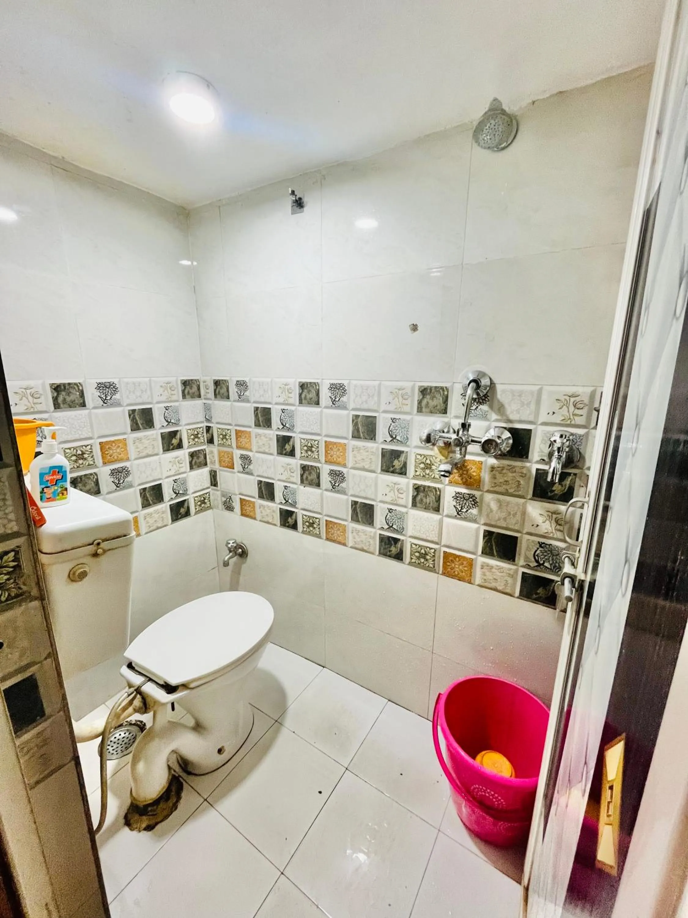 Bathroom in Ganga Guest House