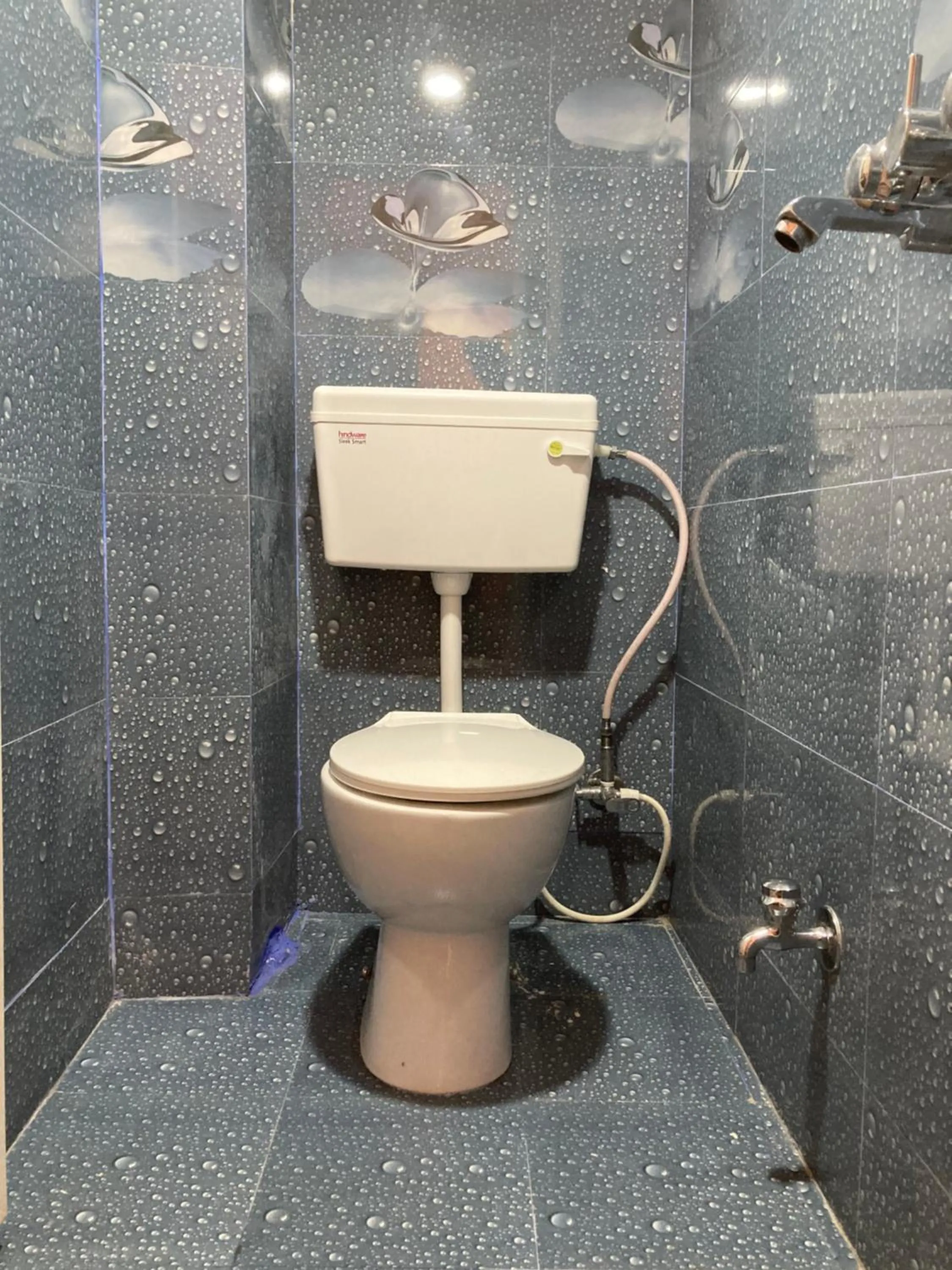 Shower in Ganga Guest House