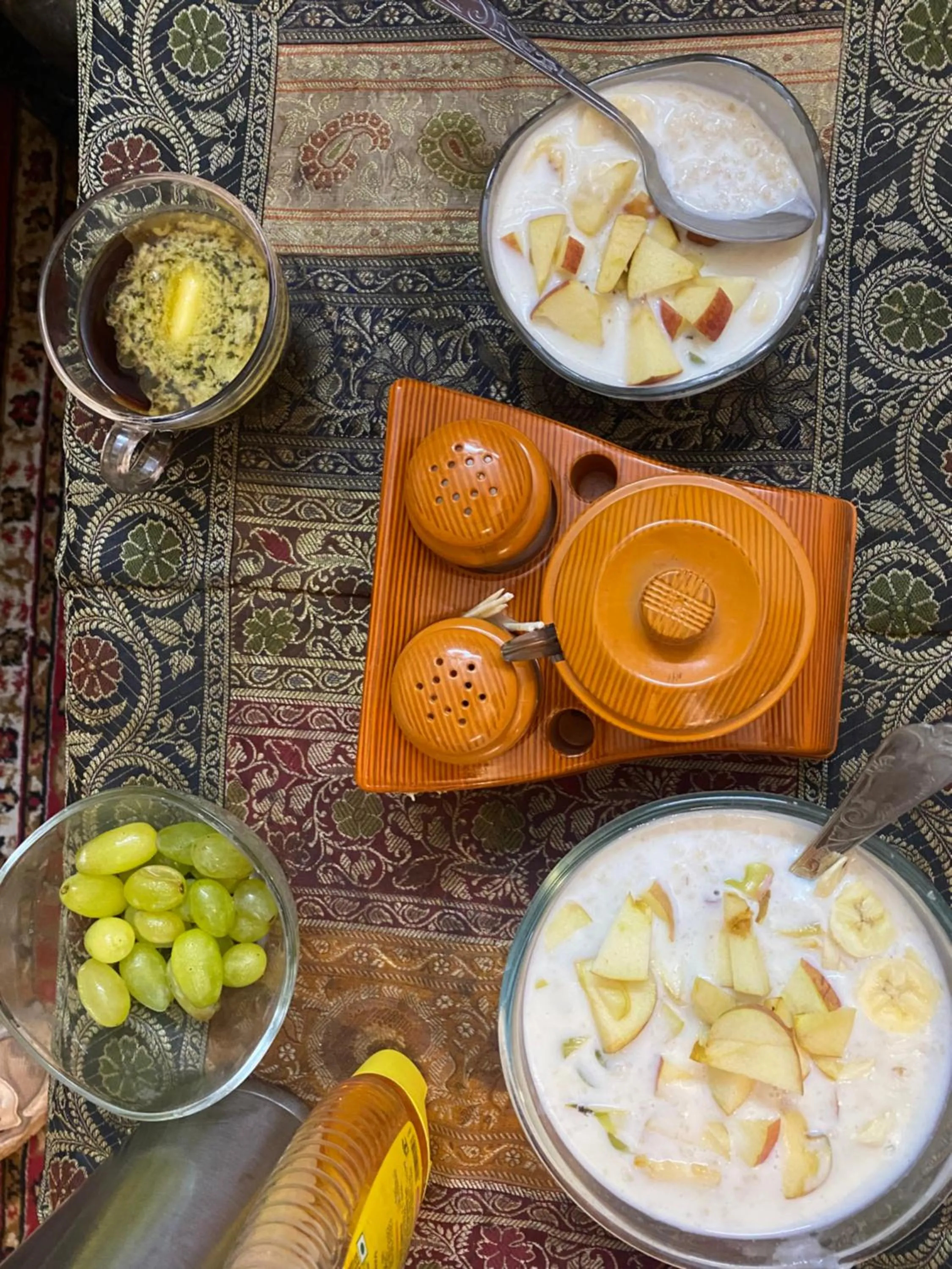 Food and drinks in Ganga Guest House