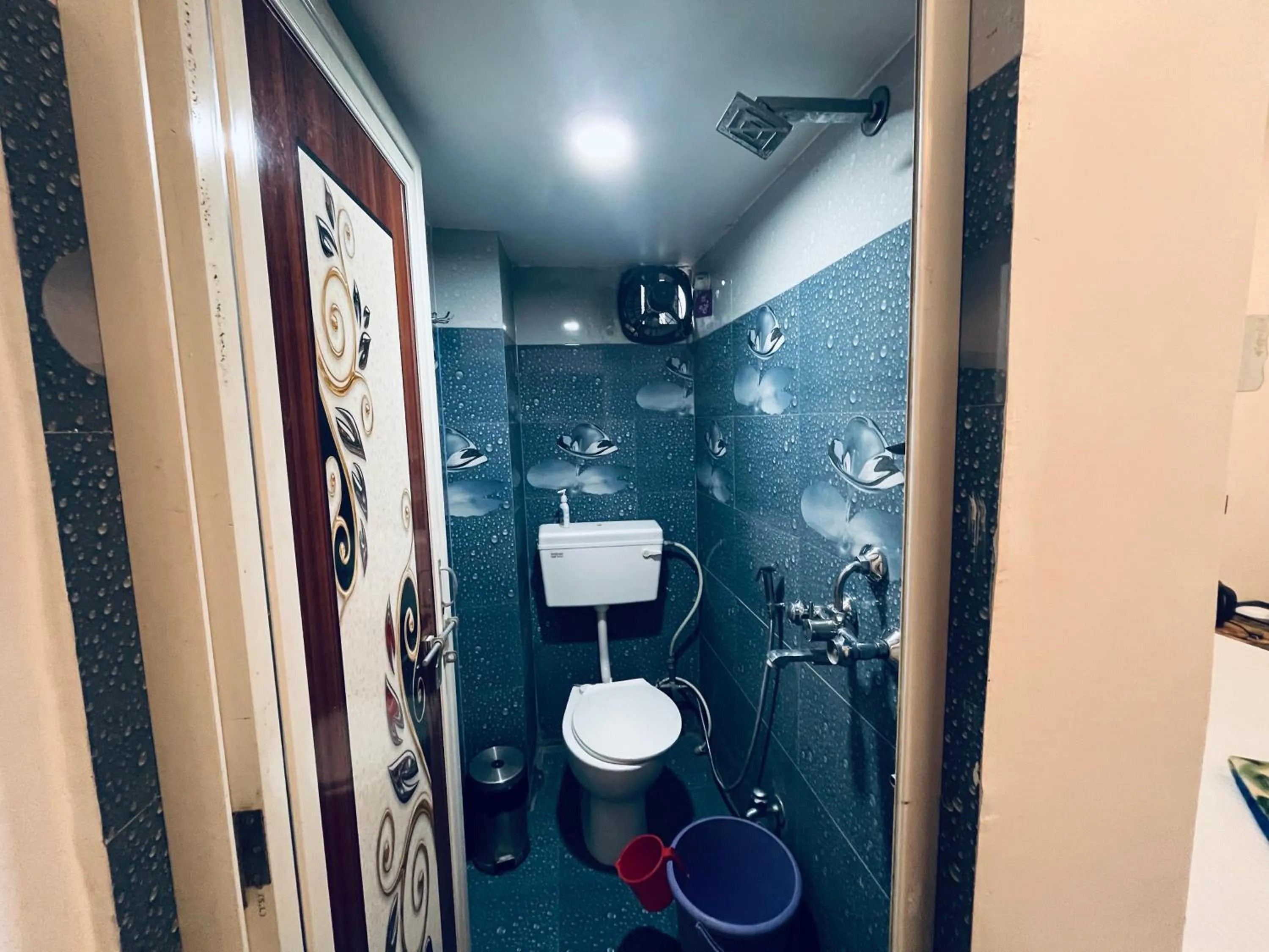 Bathroom in Ganga Guest House