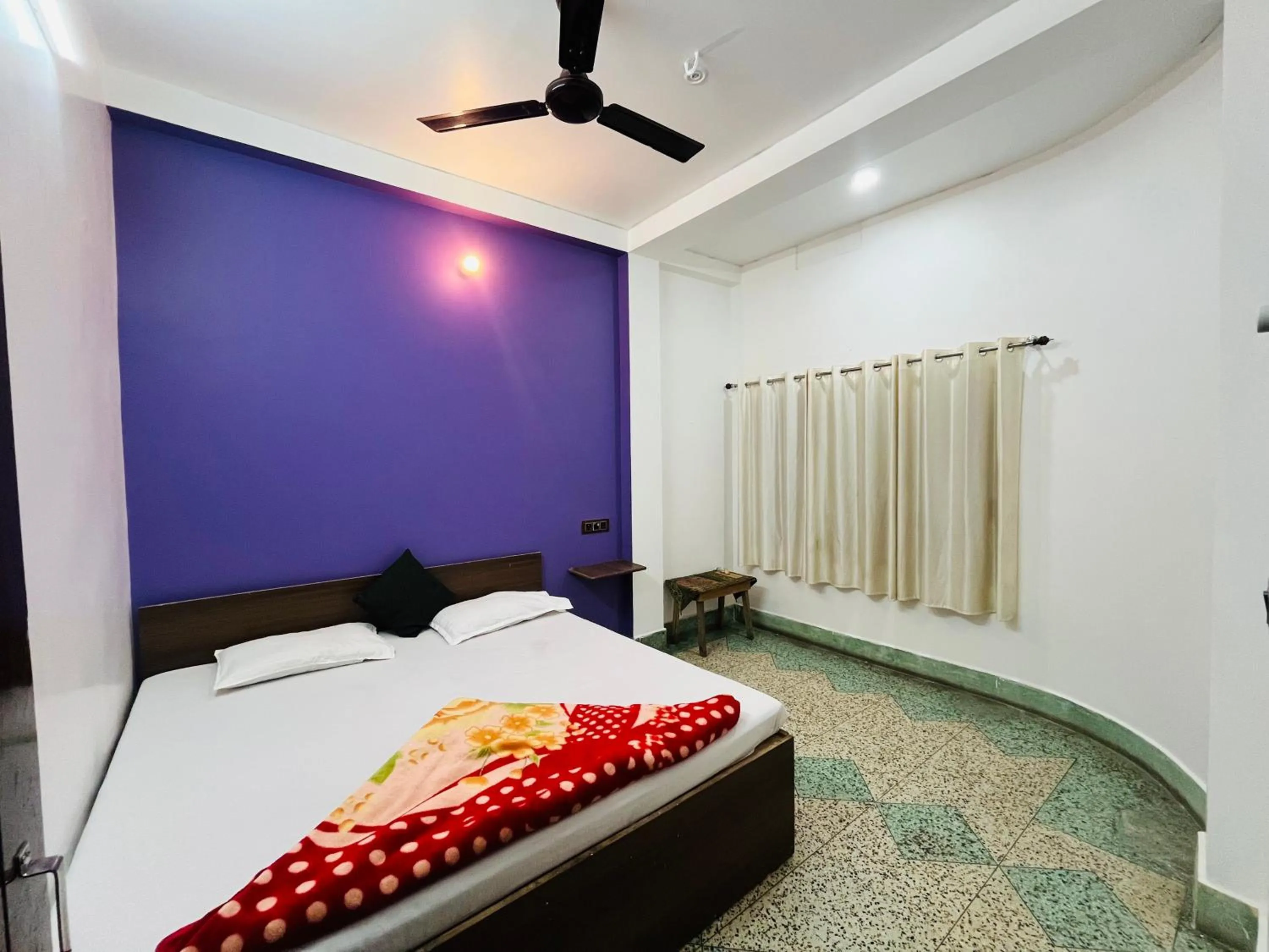 Bed in Ganga Guest House