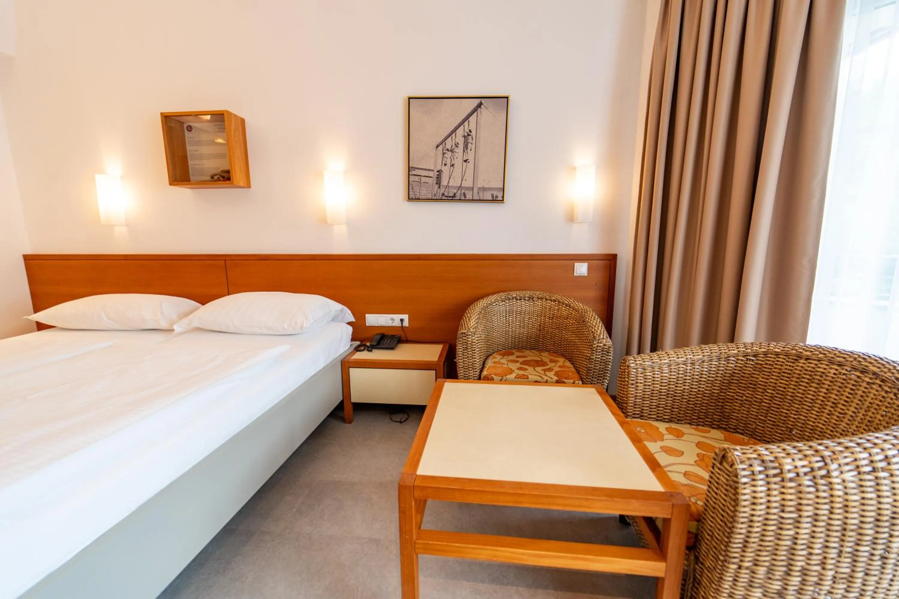 Bedroom, Bed in Sporthotel Igls