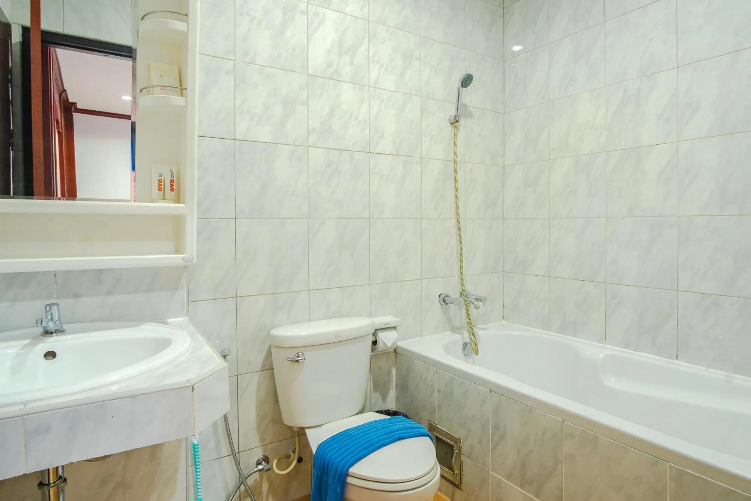 Bathroom in Art Mansion Patong Hotel