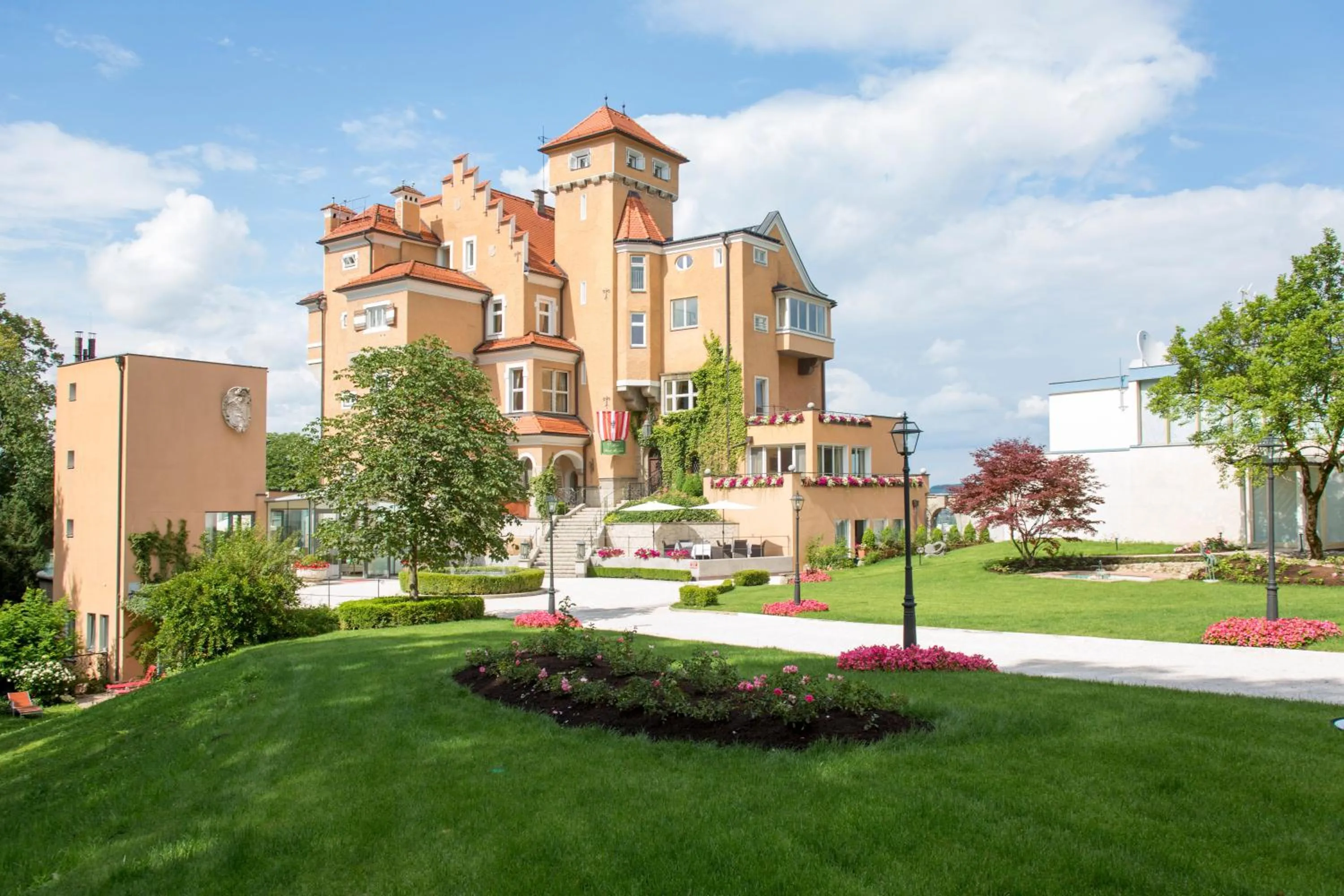 Property building in Hotel Schloss Mönchstein