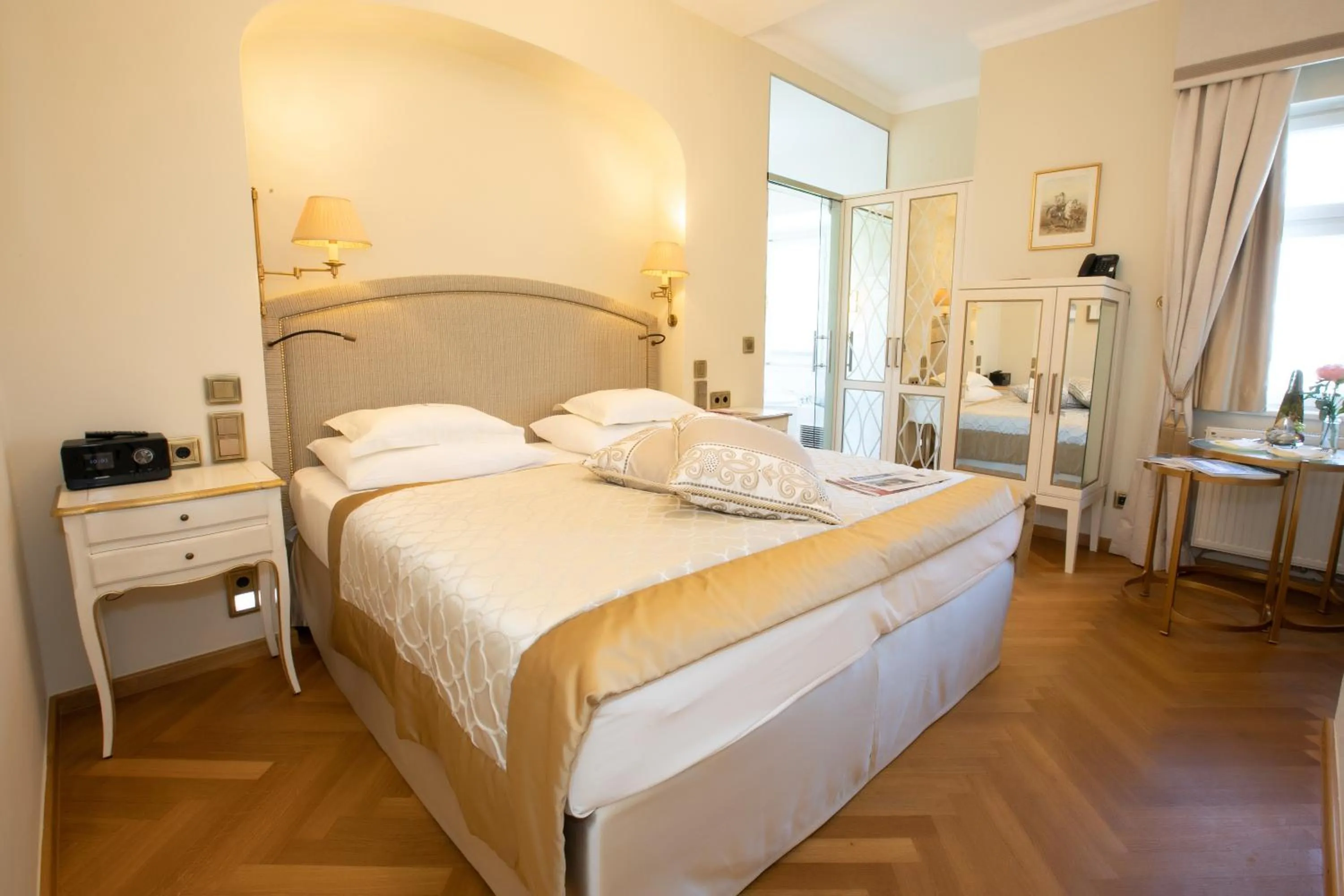 Bed in Hotel Schloss Mönchstein