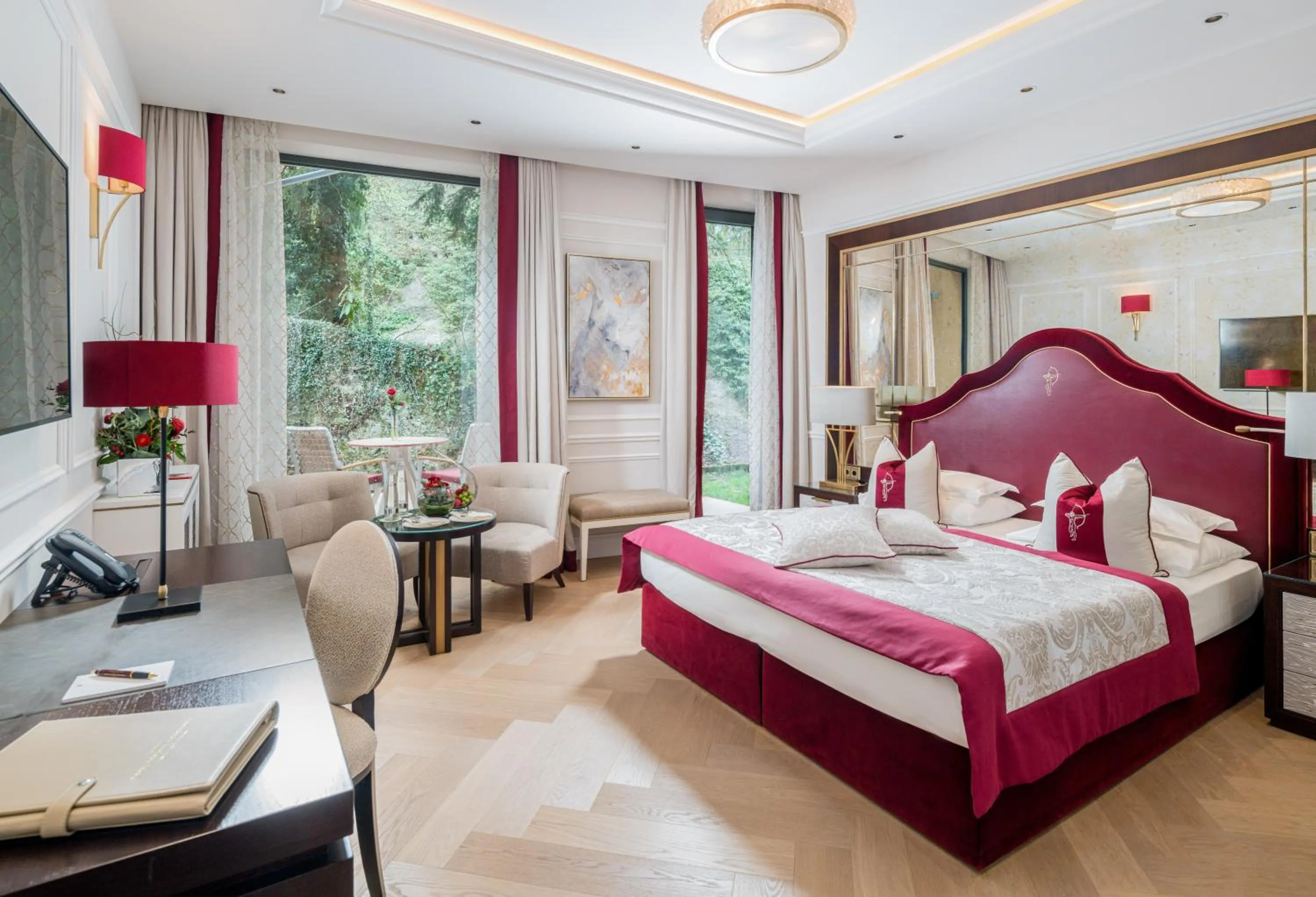 Photo of the whole room, Bed in Hotel Schloss Mönchstein