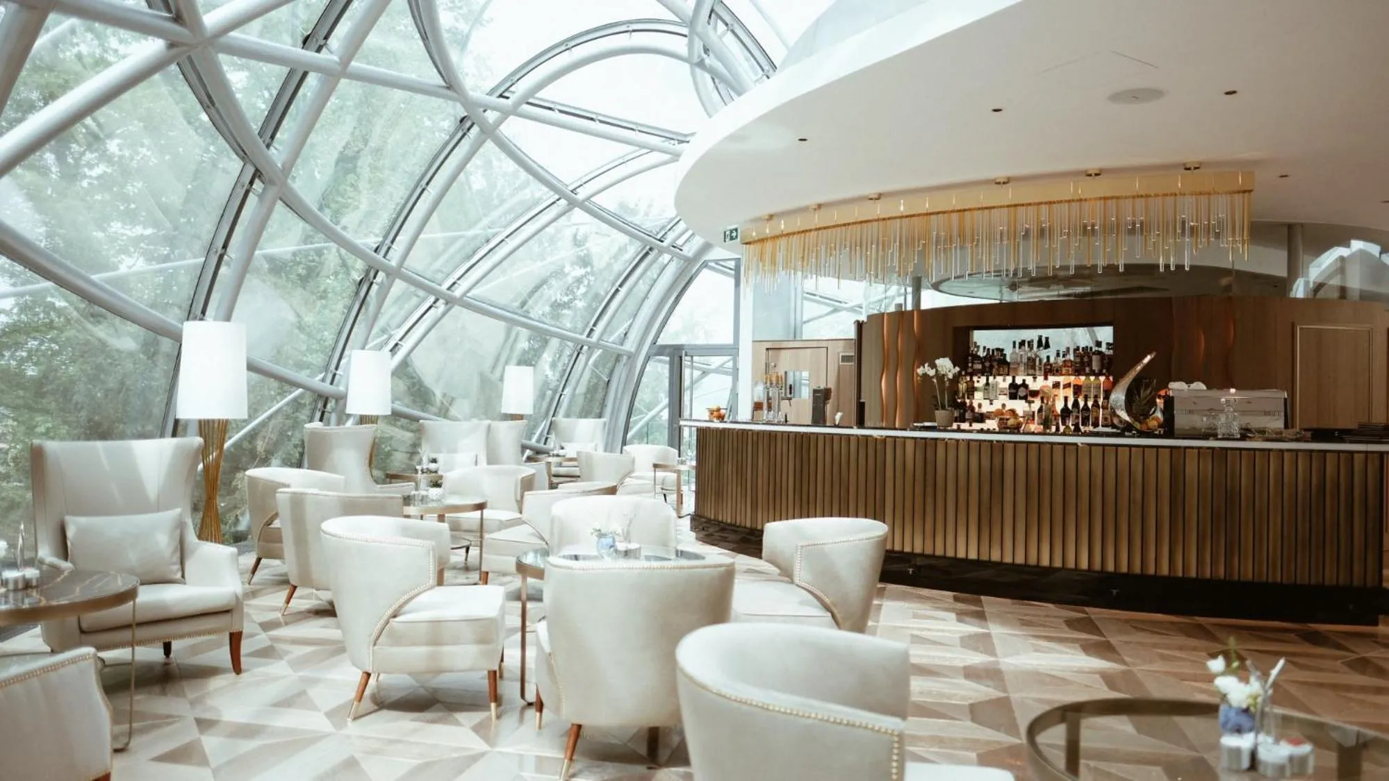 Restaurant/places to eat in Hotel Schloss Mönchstein