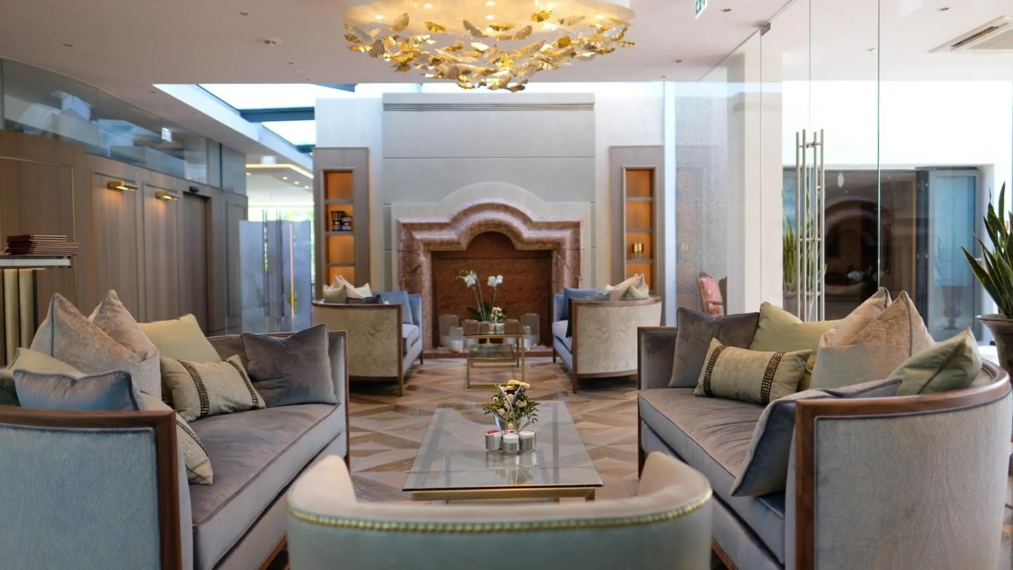 Lounge or bar in Hotel Schloss Mönchstein