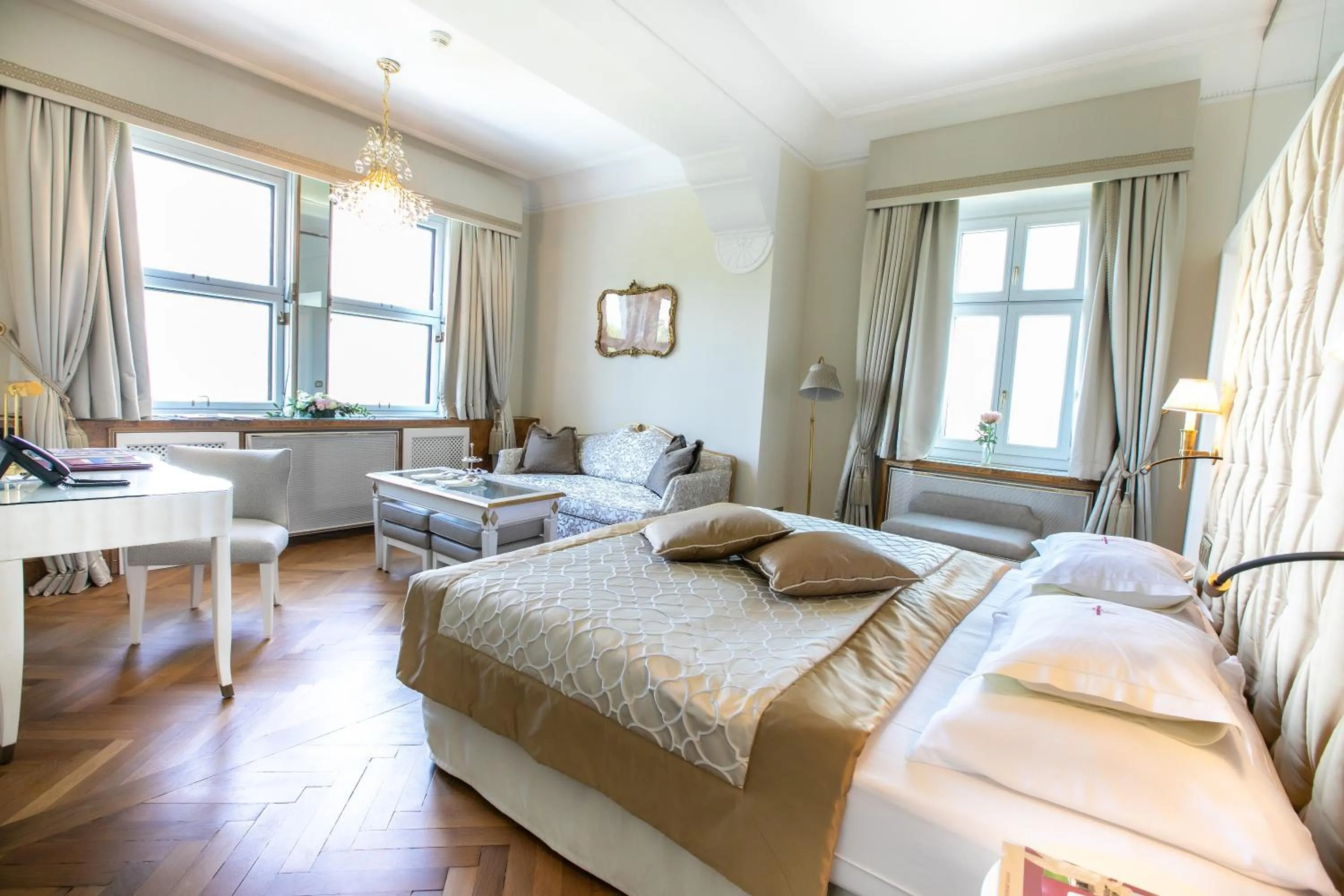 Photo of the whole room, Bed in Hotel Schloss Mönchstein