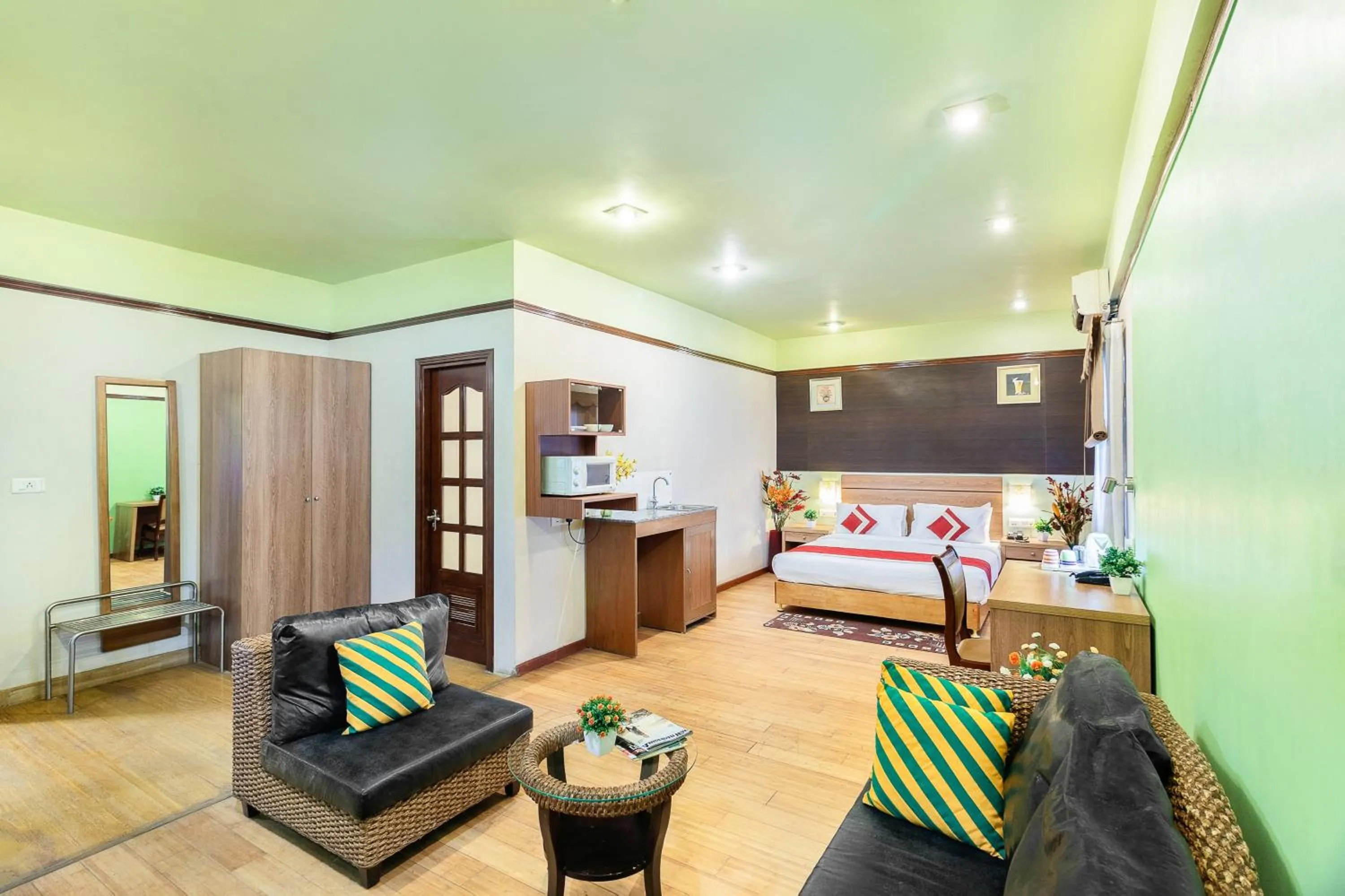 Photo of the whole room, Bed in Octave Jamayca Hotel