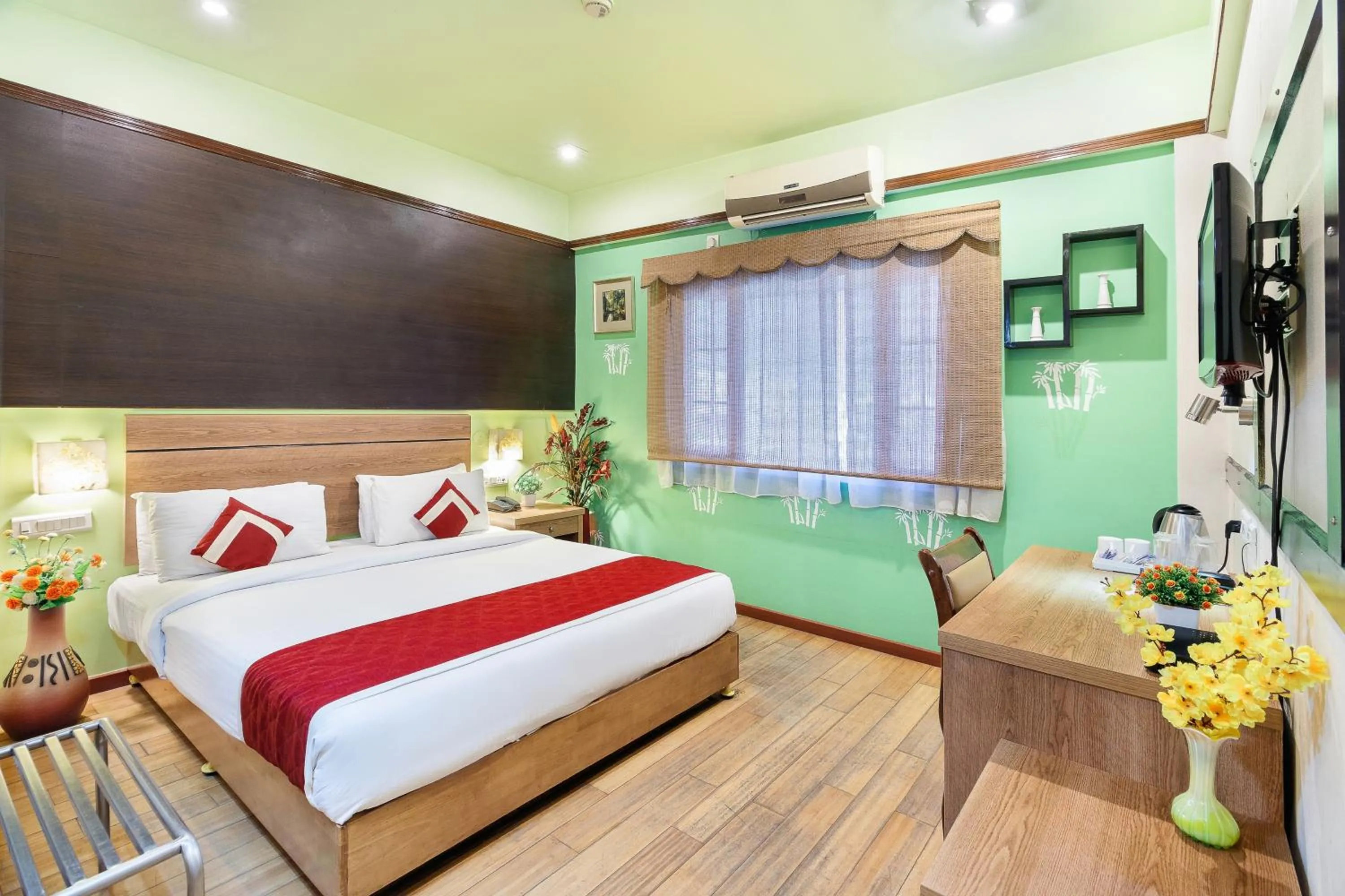 Photo of the whole room, Bed in Octave Jamayca Hotel