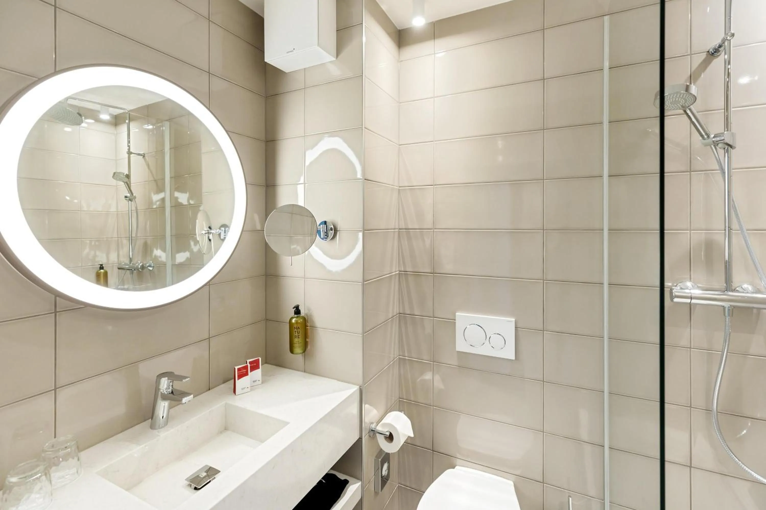 Toilet in Austria Trend Hotel Bosei Wien