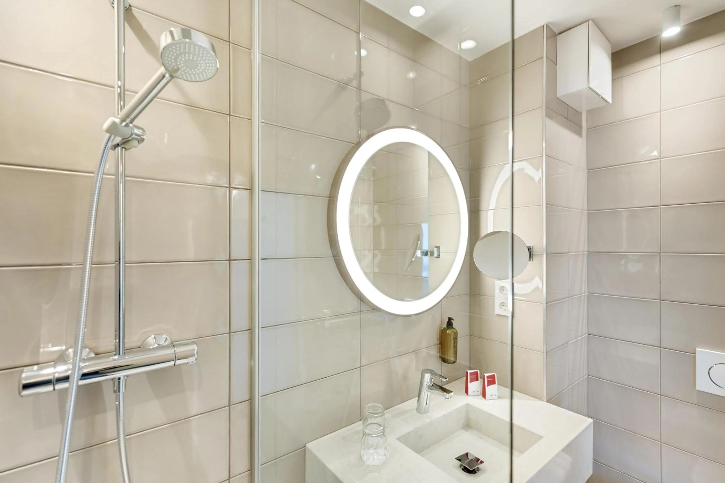 Shower in Austria Trend Hotel Bosei Wien